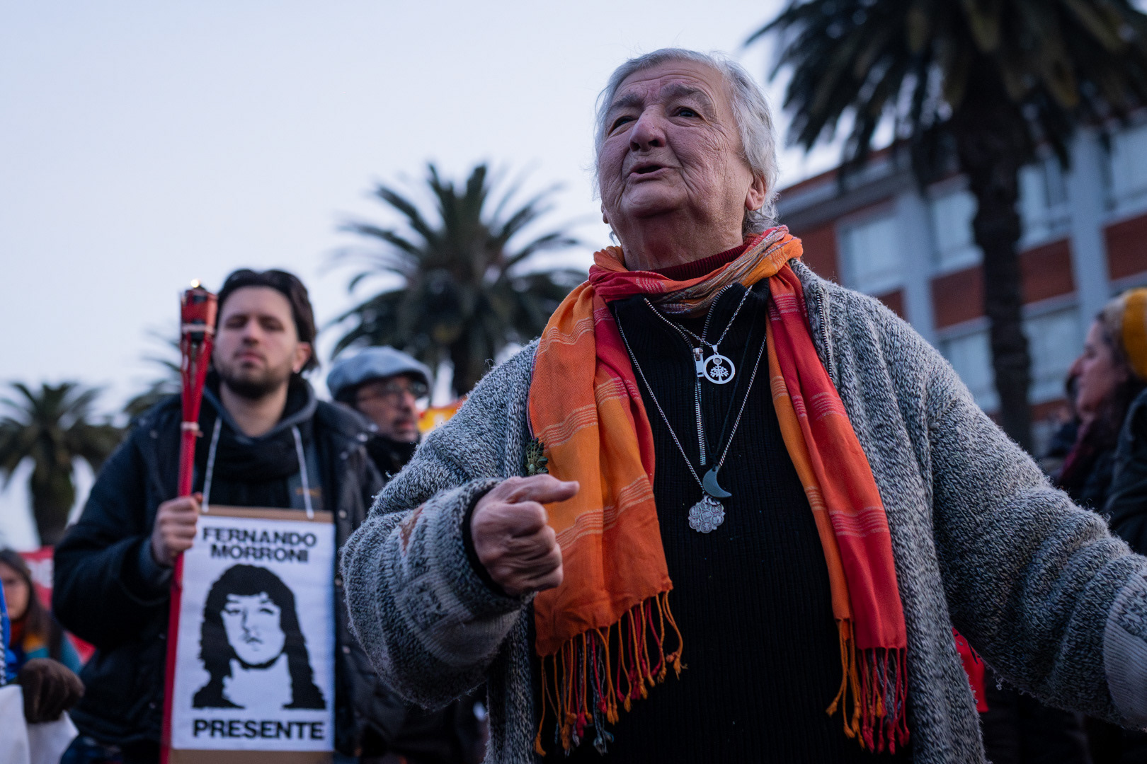 Norma Morroni, madre de Fernando Morroni, en la movilización a 30 años de su asesinato durante la masacre del hospital Filtro, en el barrio Jacinto Vera de Montevideo. 24 de agosto de 2024.