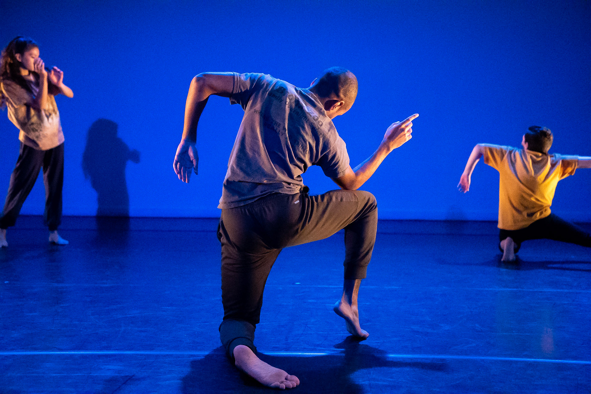 Undertow Dance; Improvisation by Lehuanani DeFranco, Rebecca Gual, Nicole Loeffler-Gladstone, Nick Rodriguez, Ha Vo