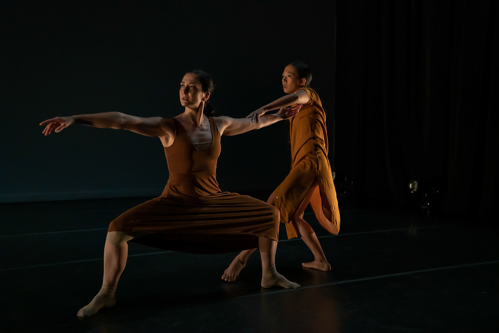 Choreographer: Elisabetta Minutoli; Performers: Elisabetta Minutolli, Nikki Holck