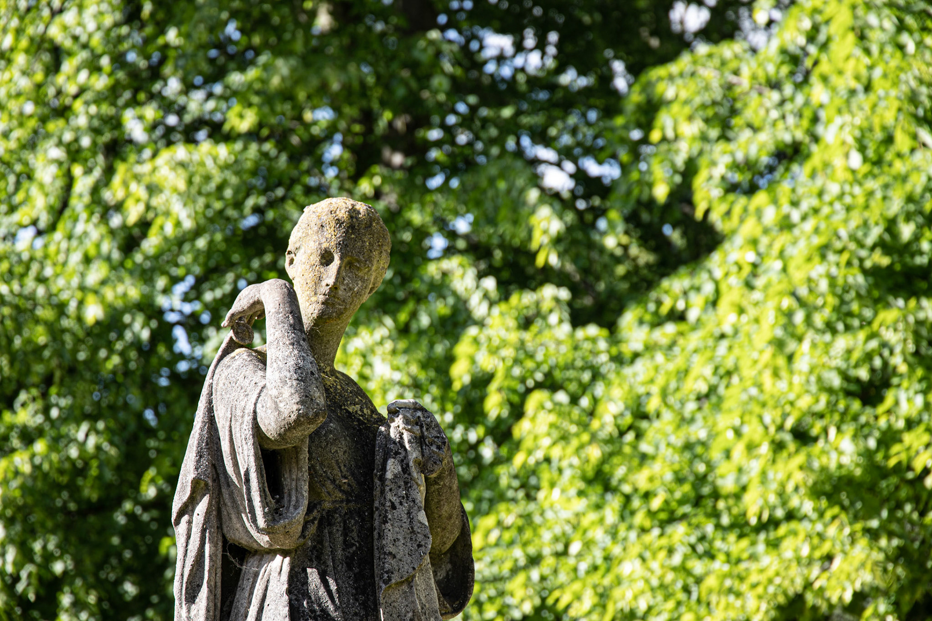 Statue, Twickenham