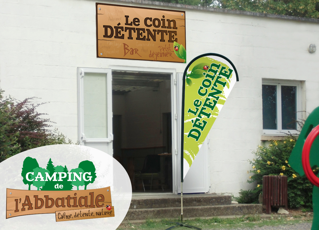 Panneau Coin détente et drapeau Flamme Société "Camping de l'Abbatiale"