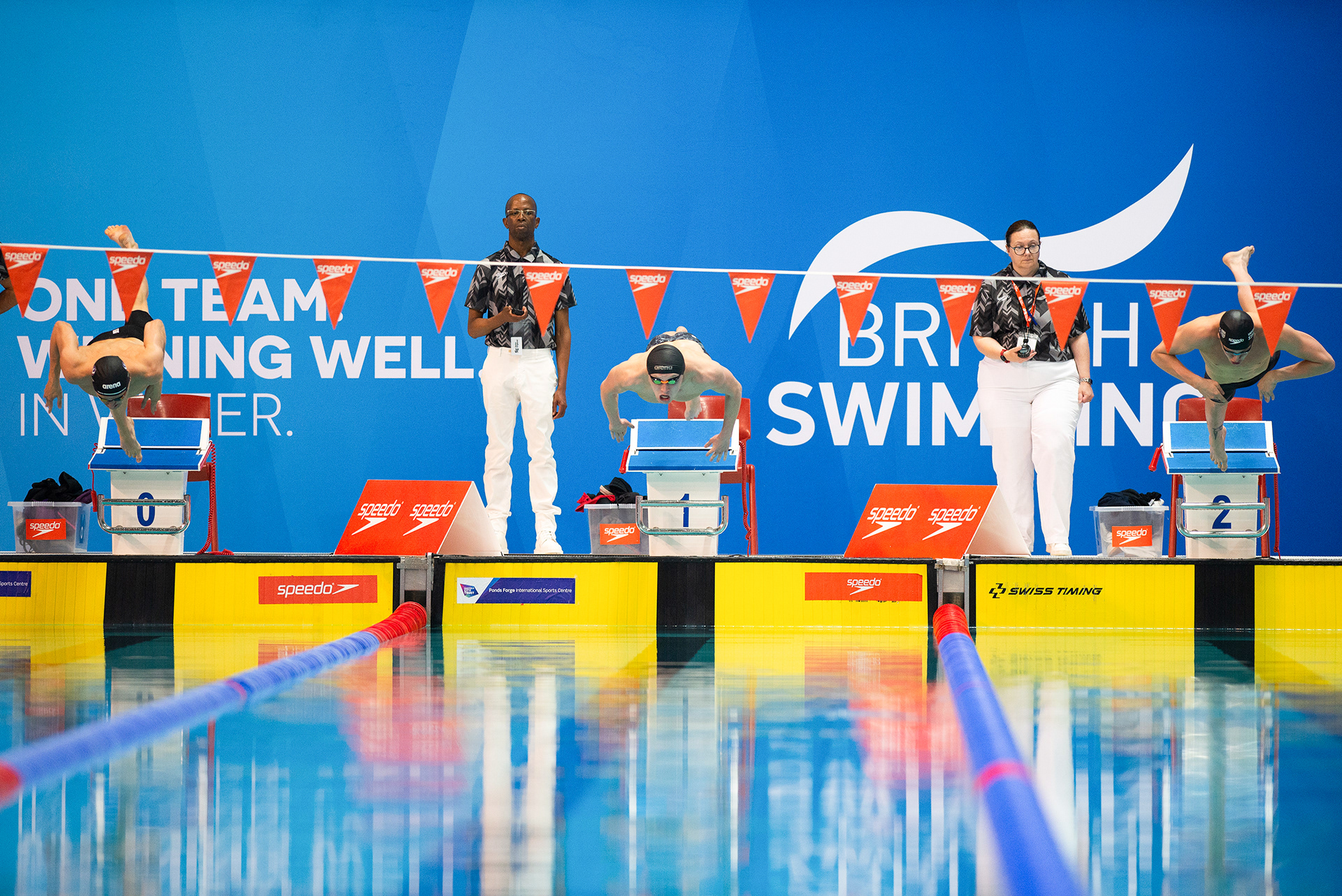 Poolside action captured during the British Summer Championships at Ponds Forge International Sports Centre, Sheffield. © Luke Williams, 2023. All rights reserved.