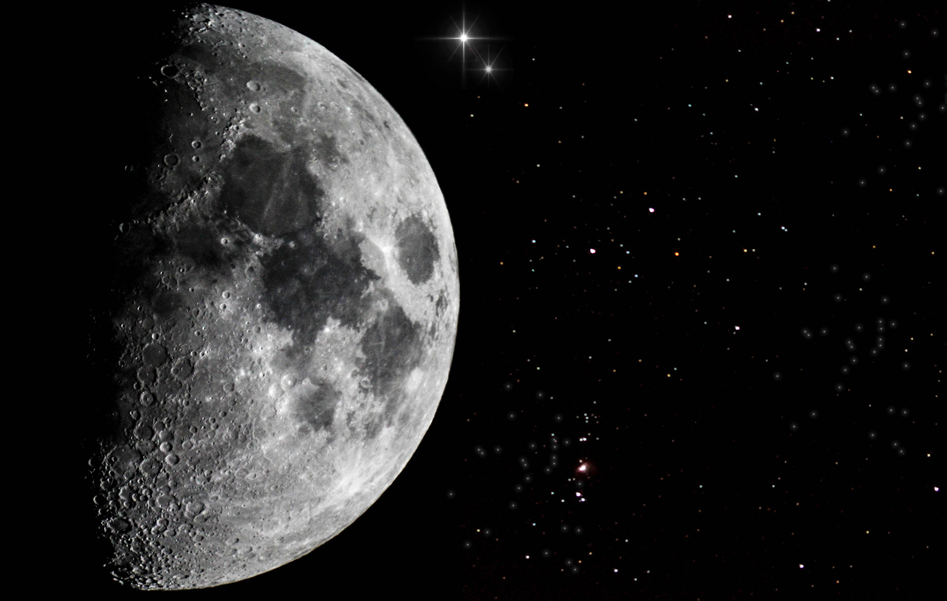 Photographie avec un Makustov 750mm / 2 prises sont réalisées la lune en 1 puis en temps de pose longue le ciel profond avant de superposer les 2 images.