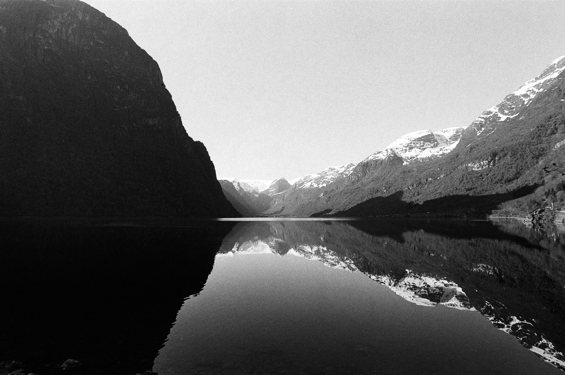 Nikon FE, 22mm, Ilford HP5 ISO 400