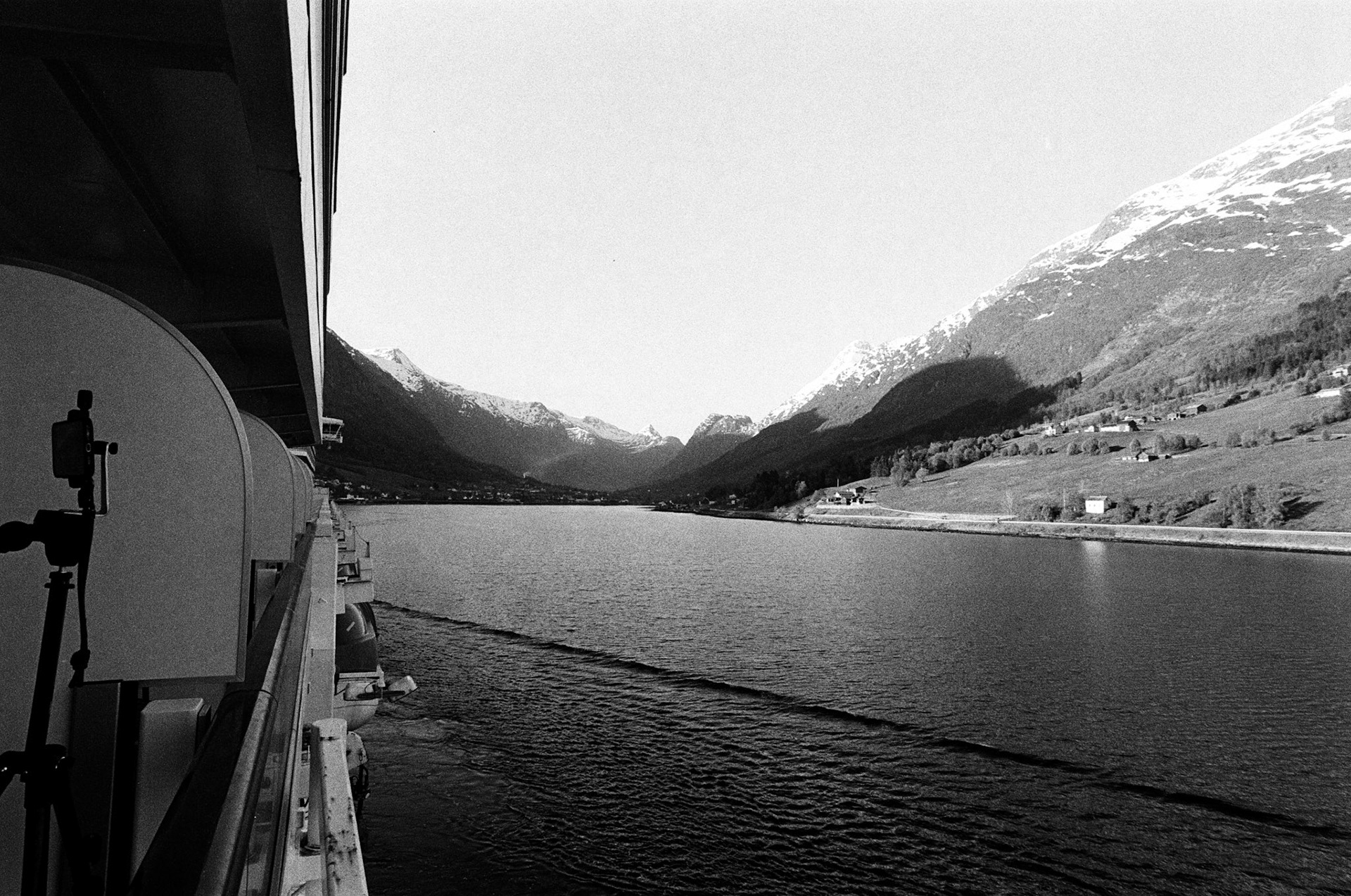 Sailing in to Olden - Nikon FE 22mm Ilford HP5