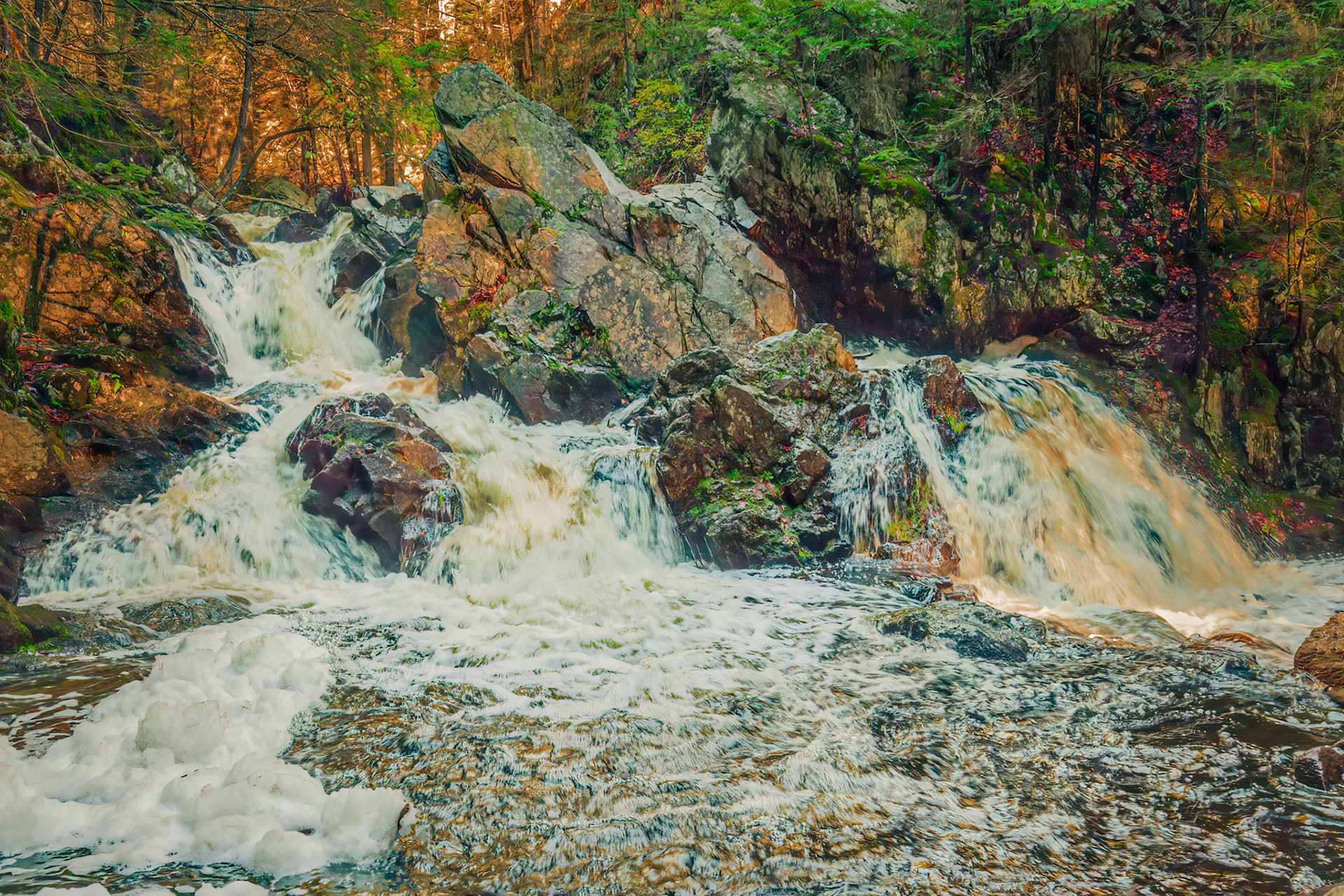 Bear's Den Waterfall with spring runoff.