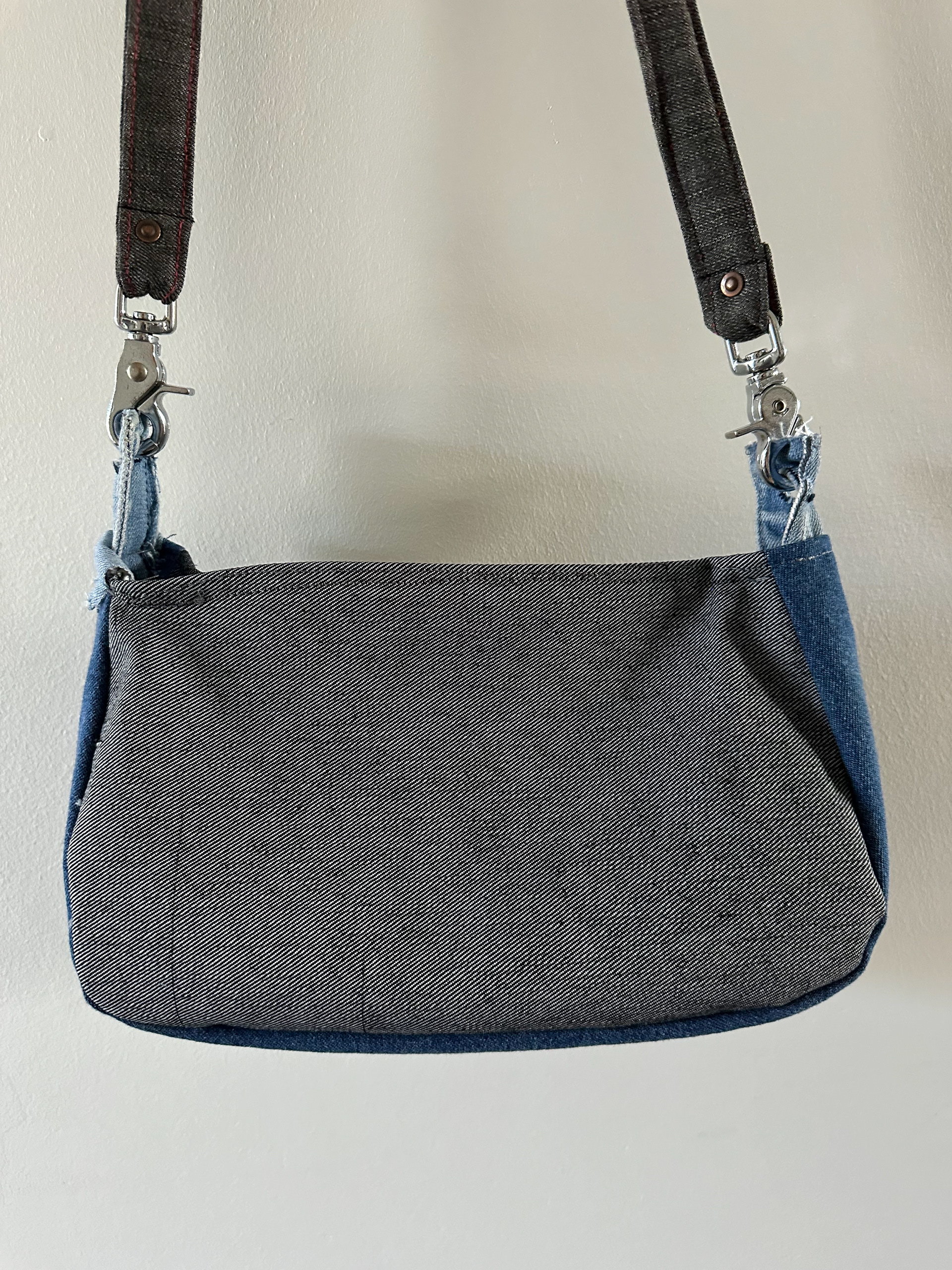 Multidenim crossbody back
