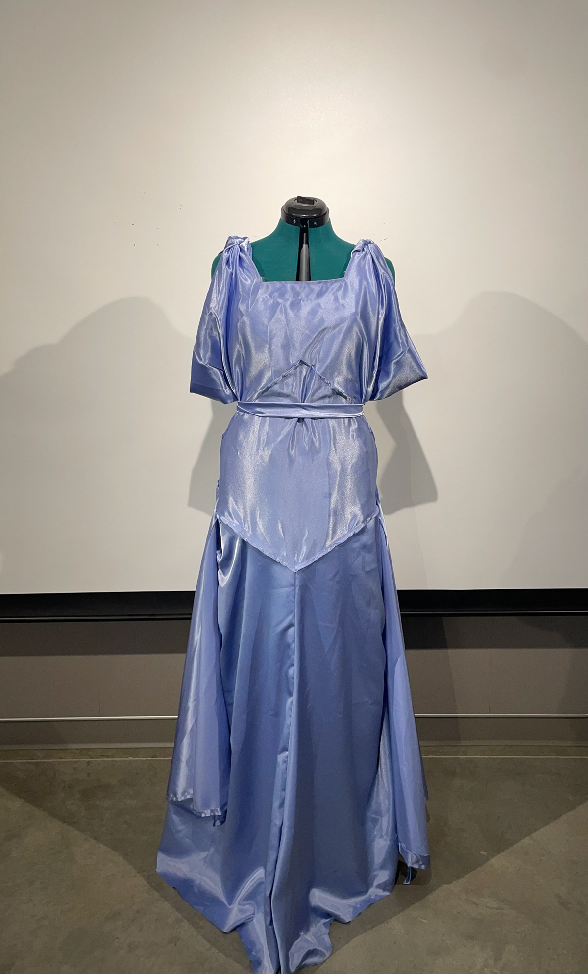 Queen Hermoine's gown