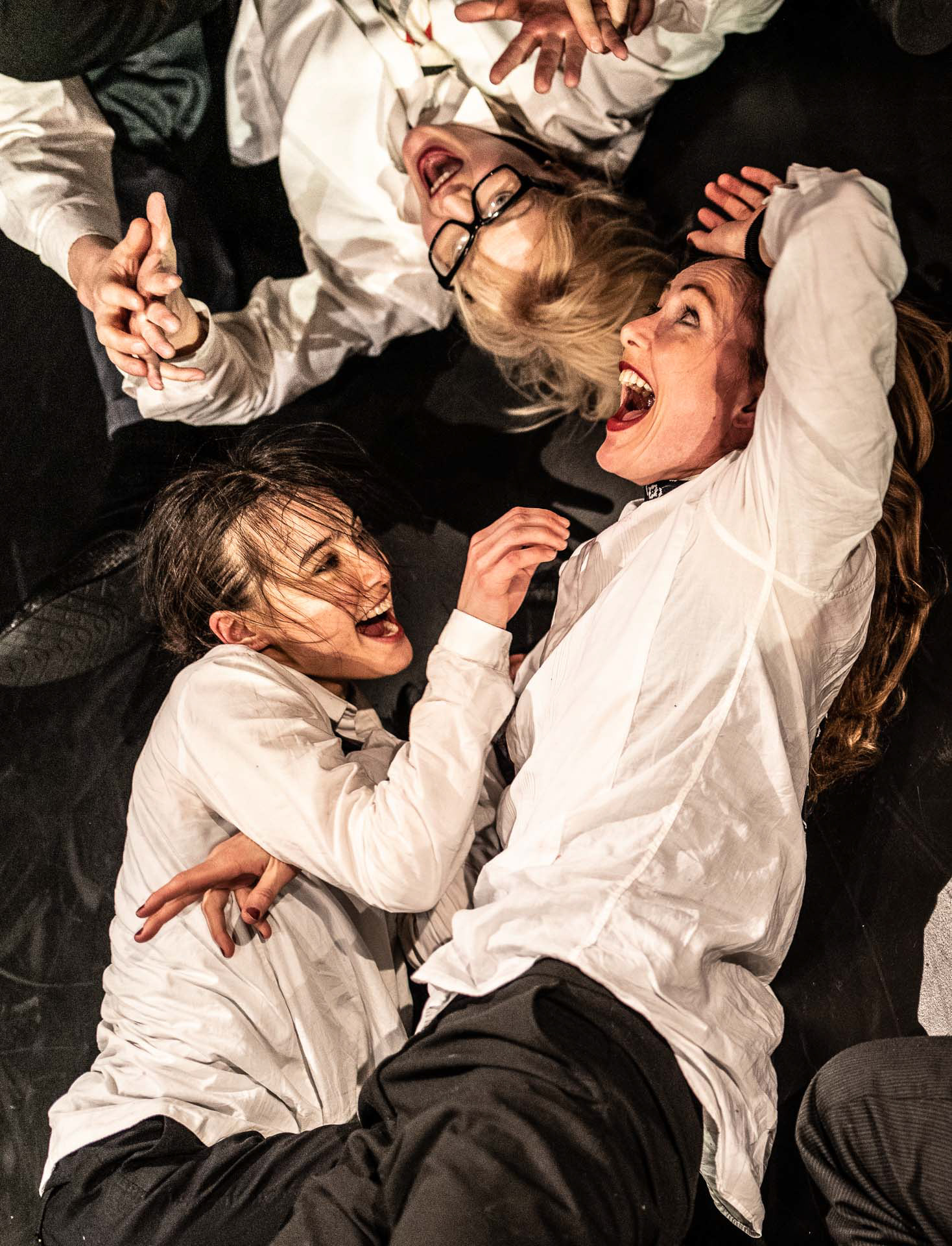 Svart og hvit natt, Grusomhetens teater 2025