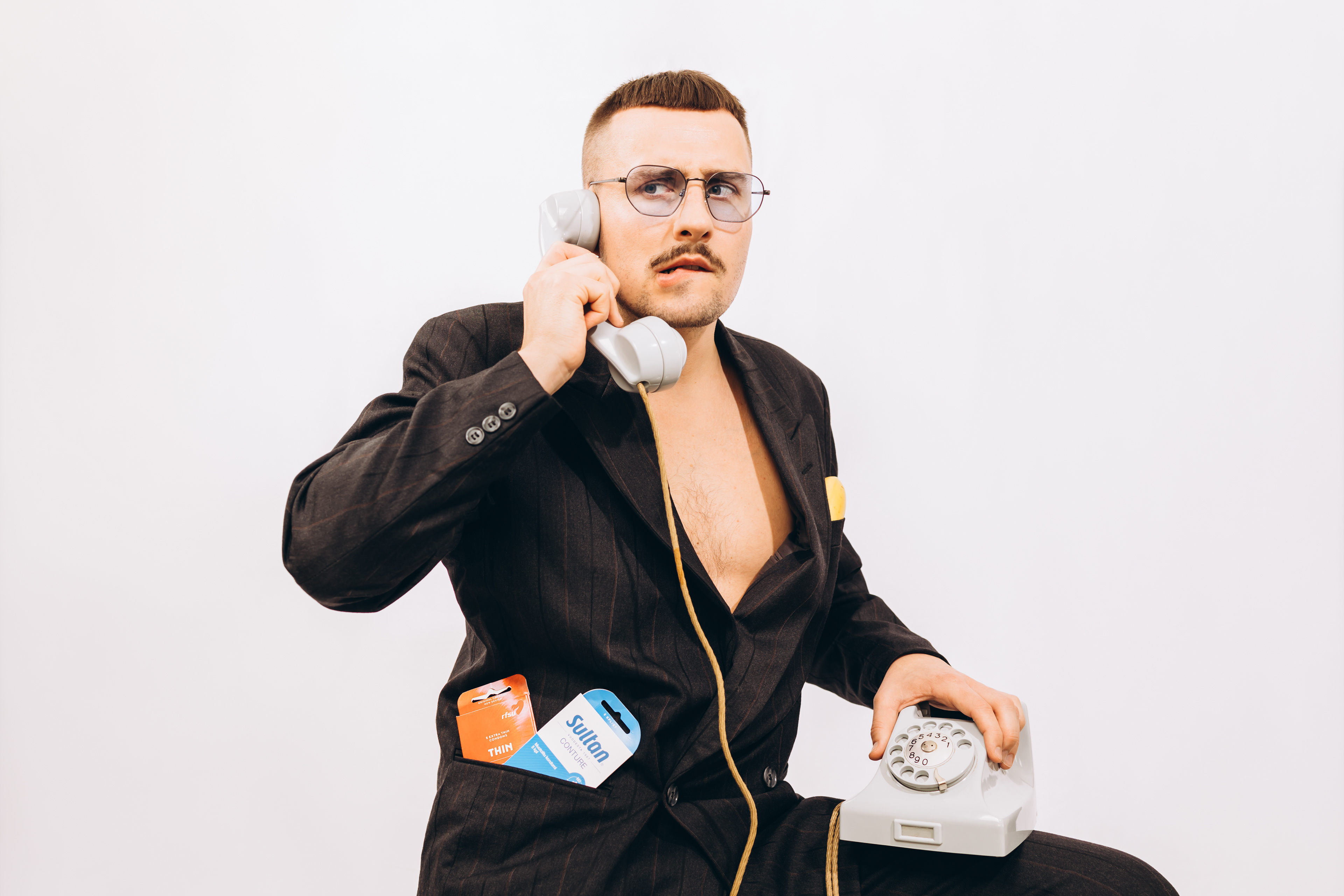 Promokuvat Onks ok? -podcastille