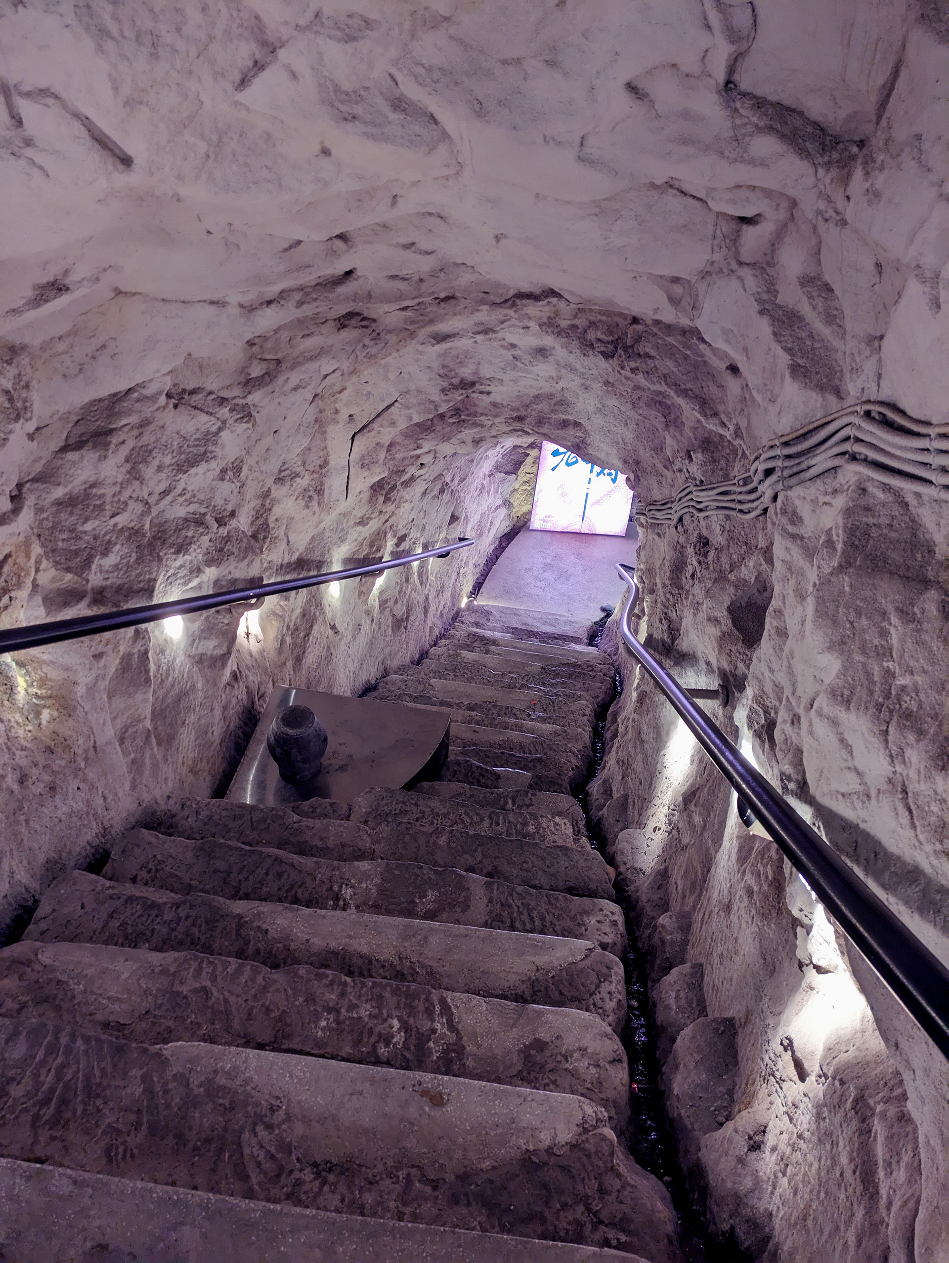 山城不倒 Shancheng Lane, Chongqing, China. 2024