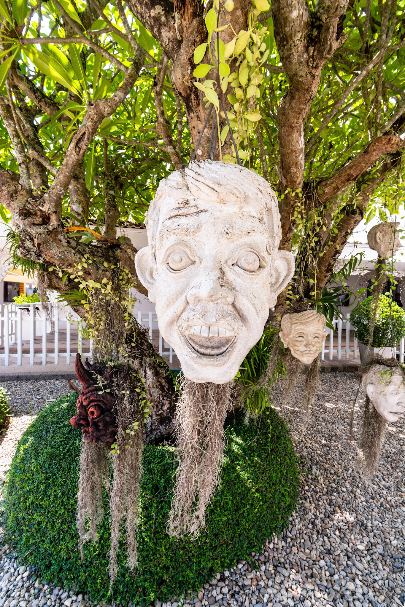 Wat Rong Khun - วัดร่องขุ่น
