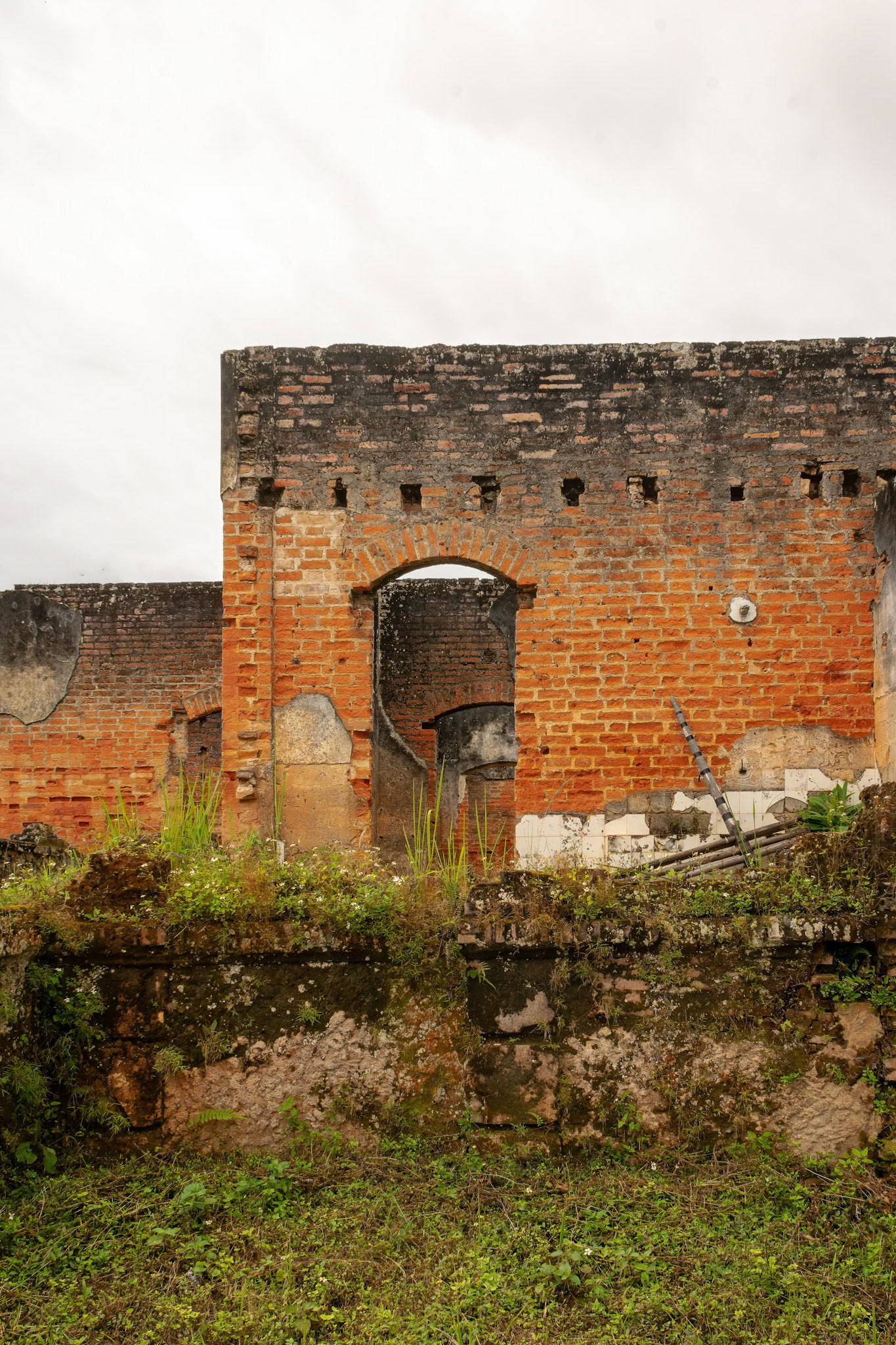 les ruines de l'ancien hôpital Français