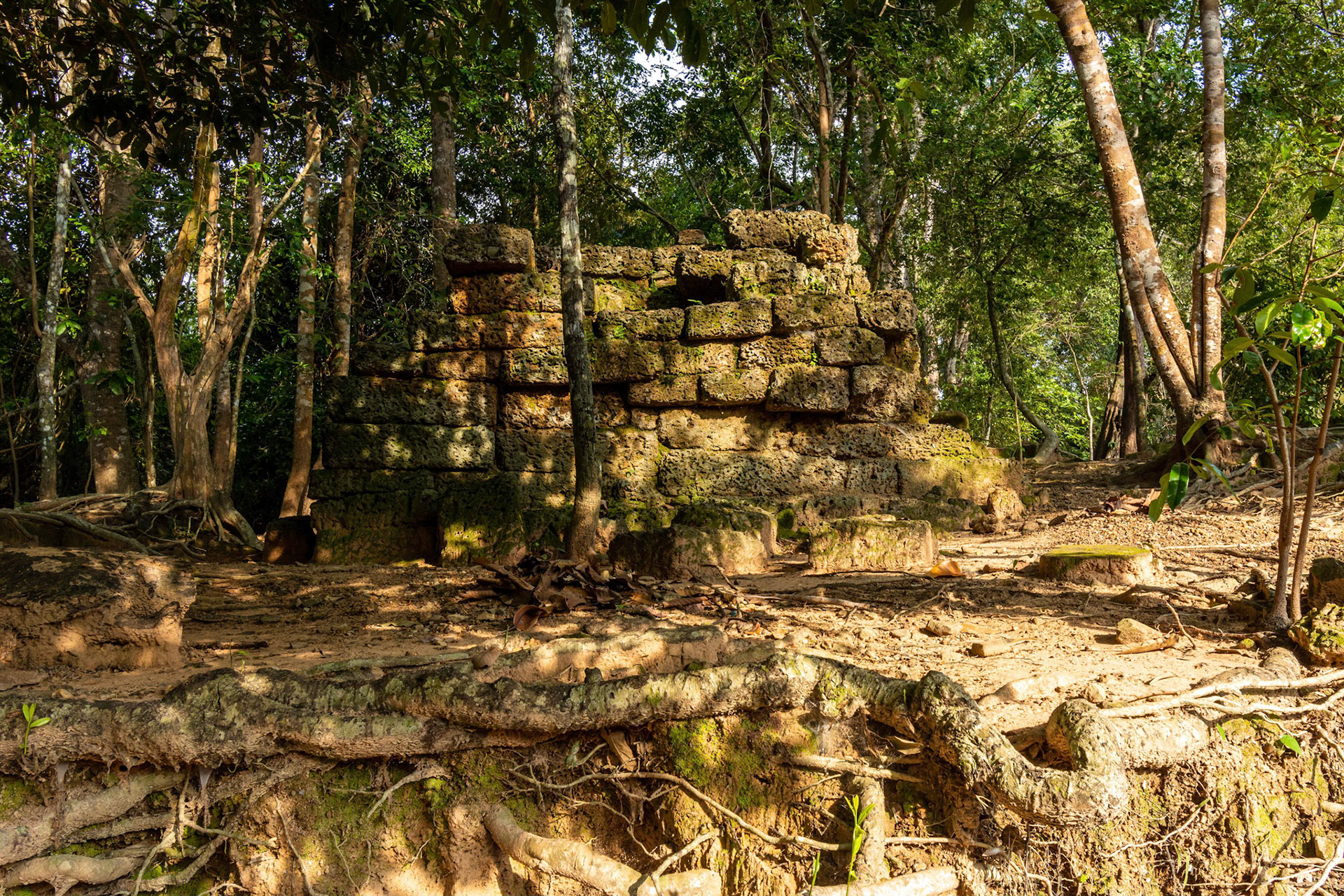 Neak Poun - ប្រាសាទនាគព័ន្ធ