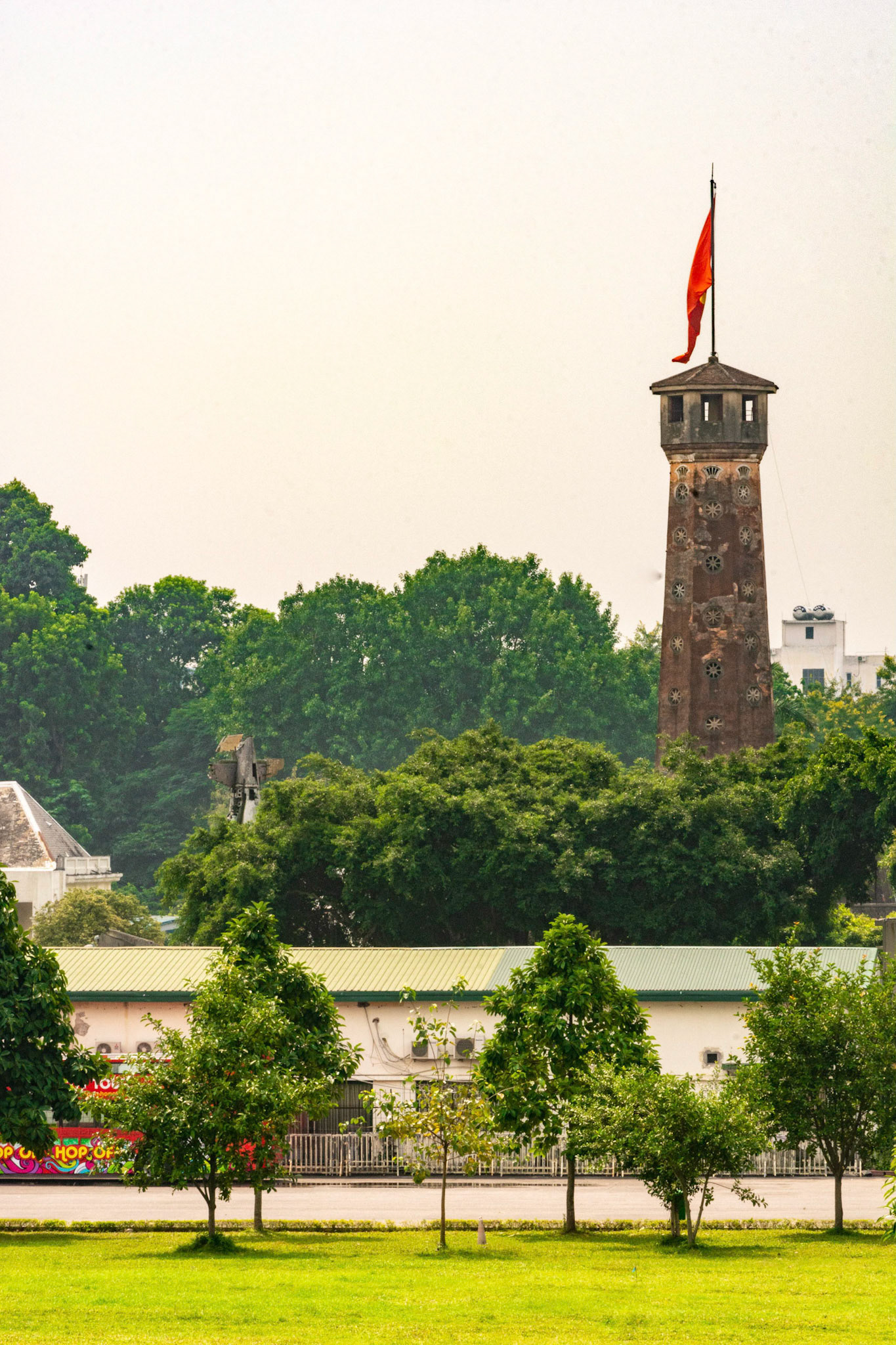 Cột cờ Hà Nội (Hà Nội Flagtower)