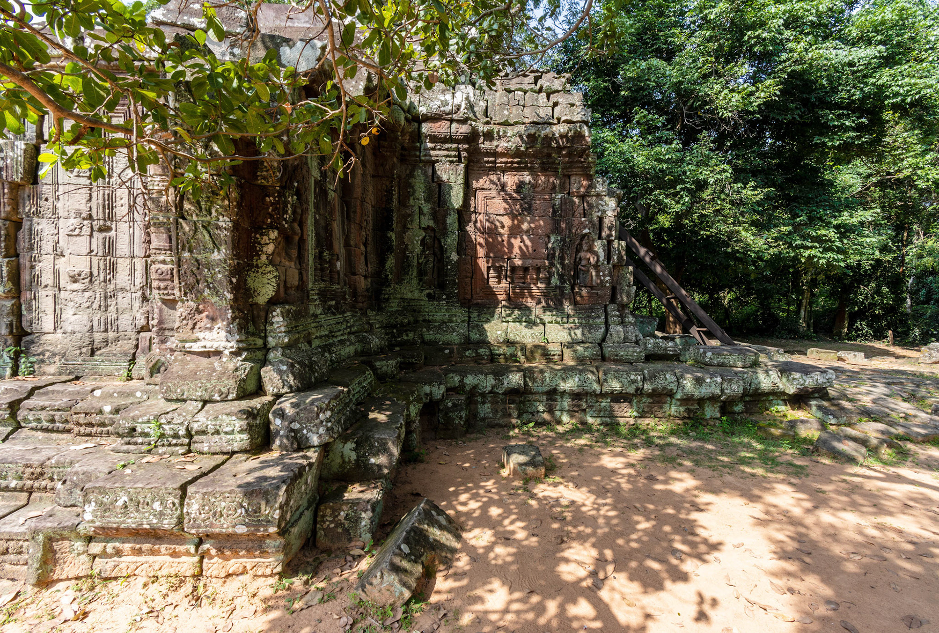 Prasat Chrung Southwest - ប្រាសាទជ្រុង និរតី