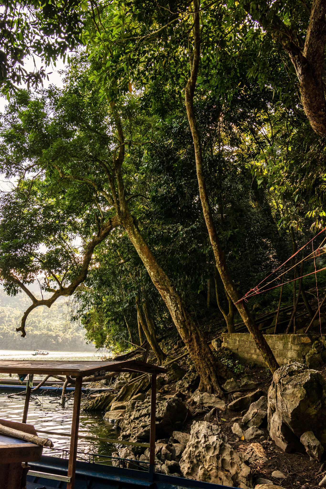 Hồ Ba Bể - Ba Be Lake