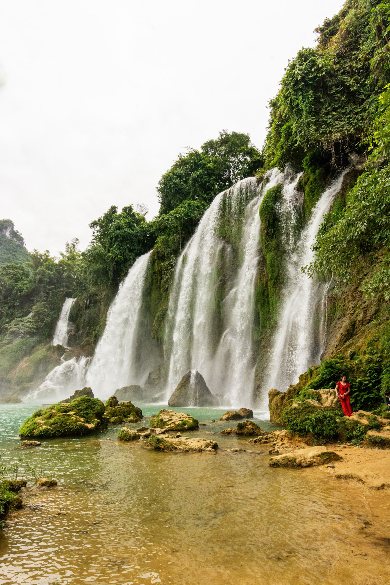 Thác Bản Giốc (Ban Gioc Waterfall)