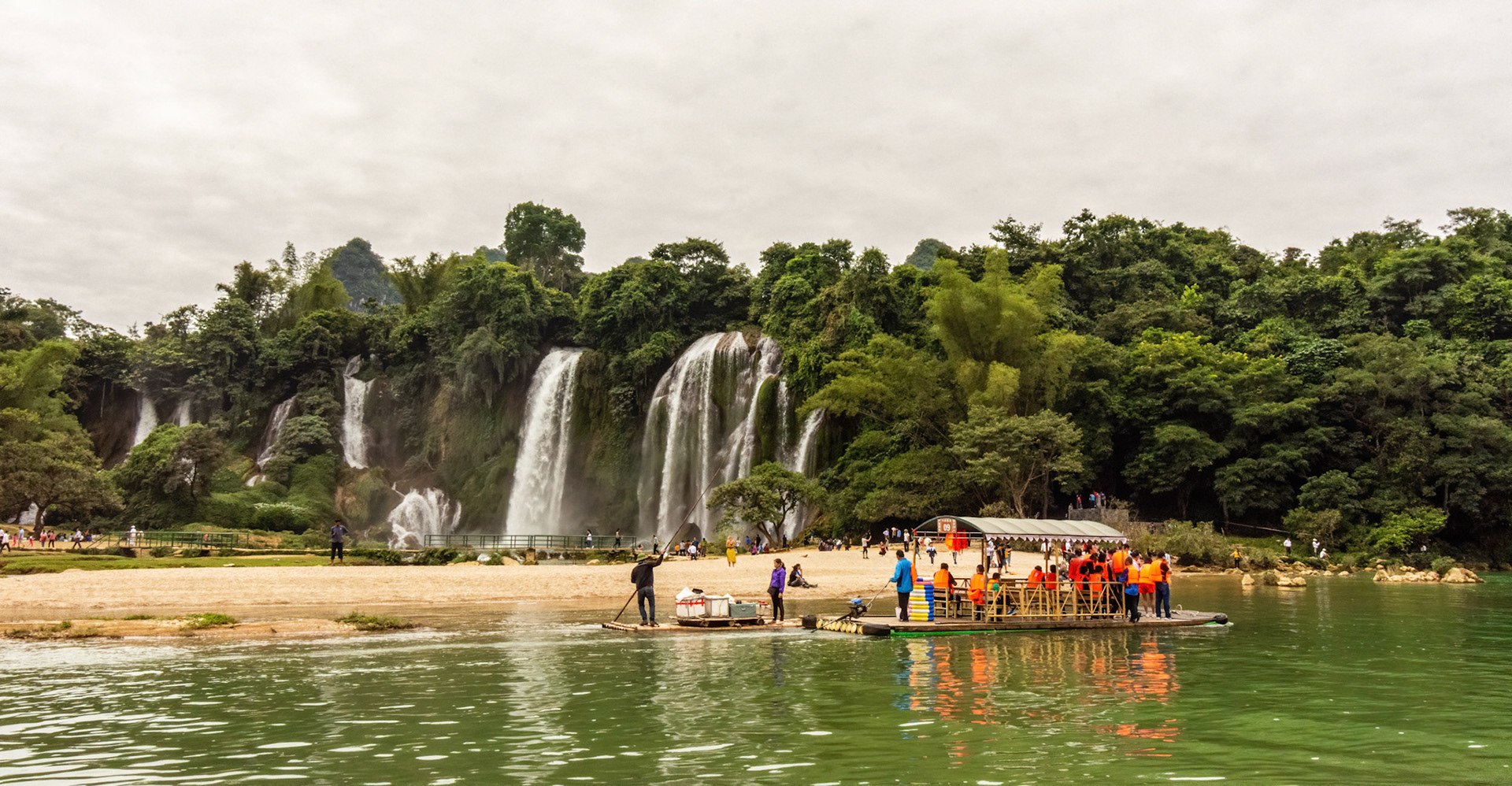 Thác Bản Giốc (Ban Gioc Waterfall)
