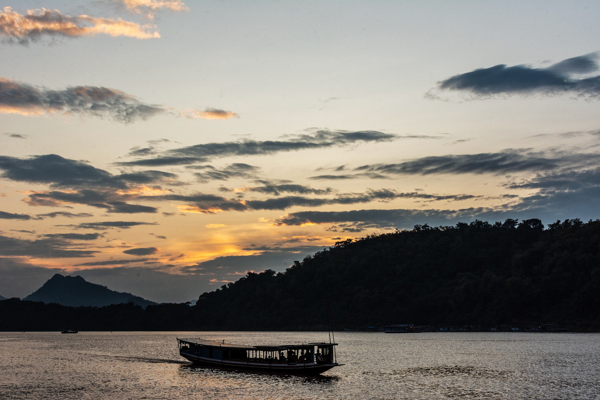 Cross river ferry