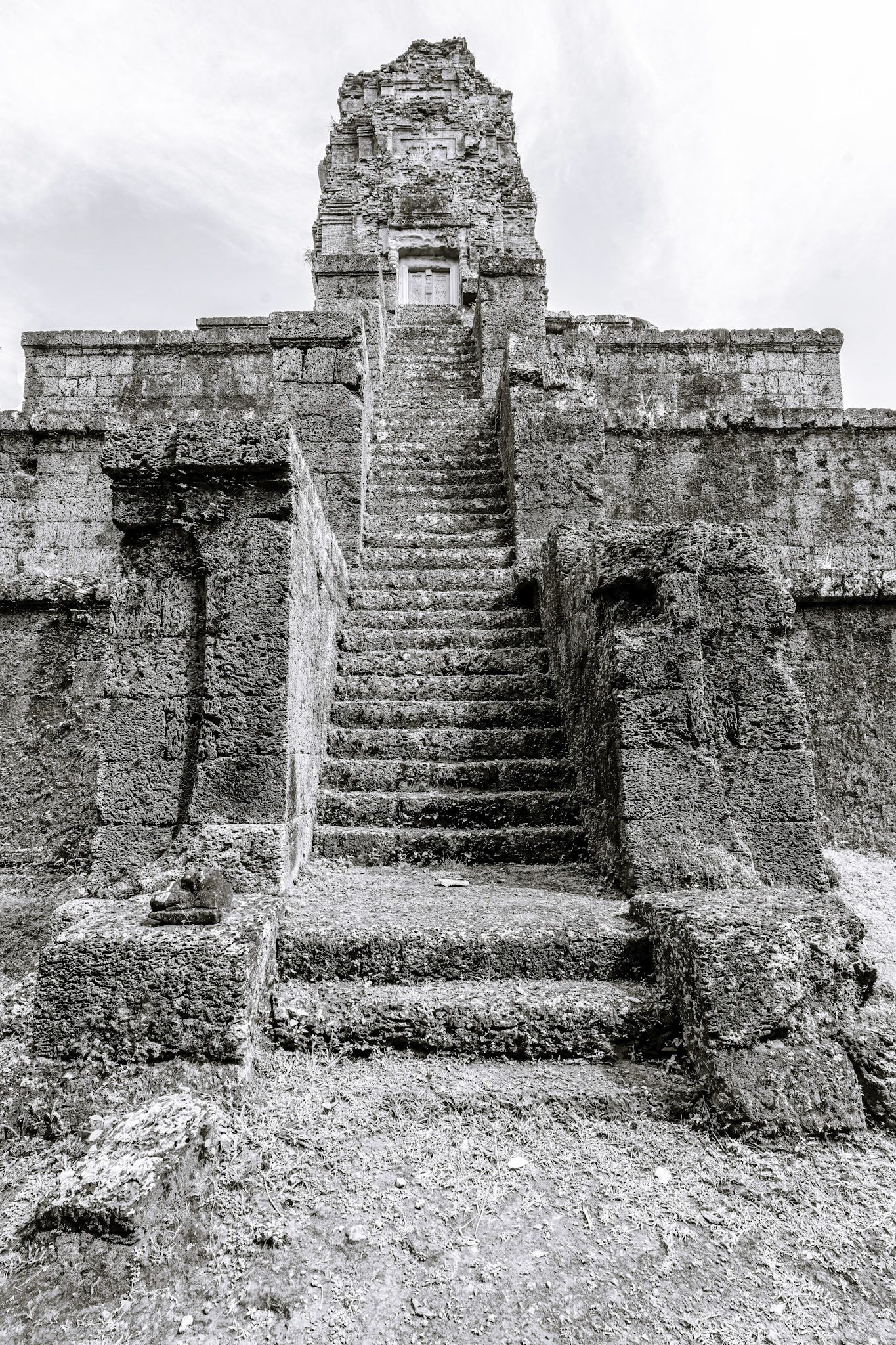 Baksei Chamkrong Temple - ប្រាសាទបក្សីចាំក្រុង