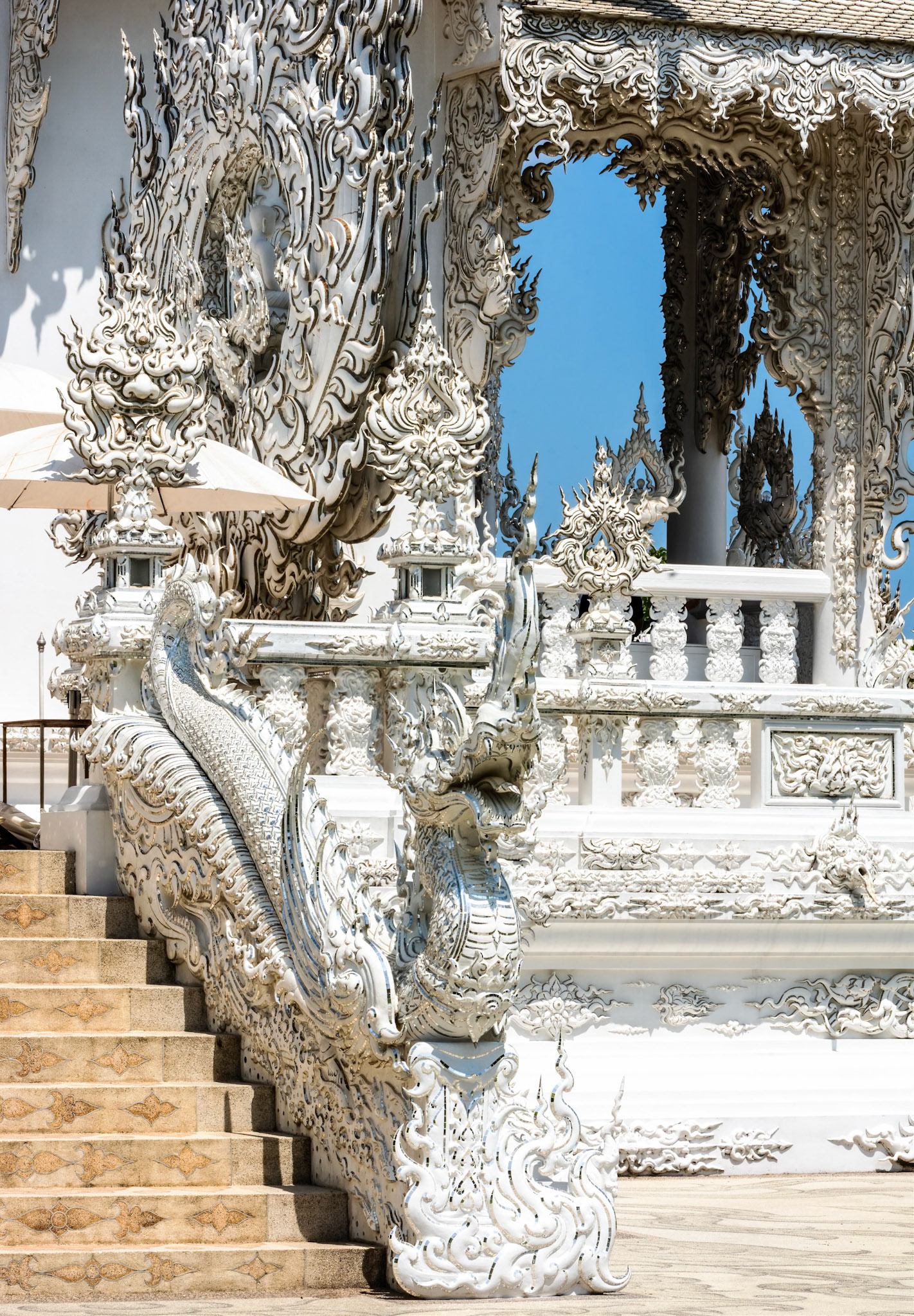 Wat Rong Khun - วัดร่องขุ่น
