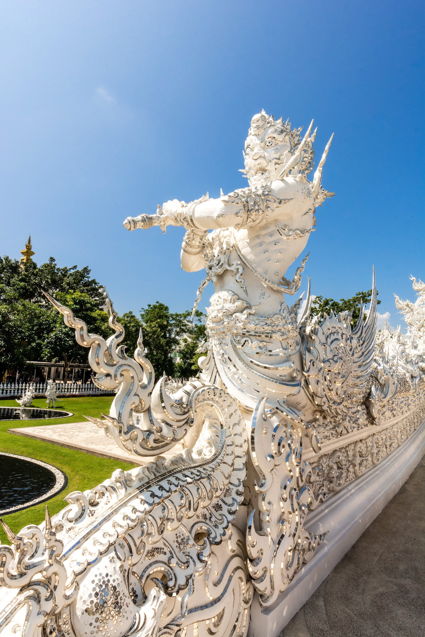 Wat Rong Khun - วัดร่องขุ่น
