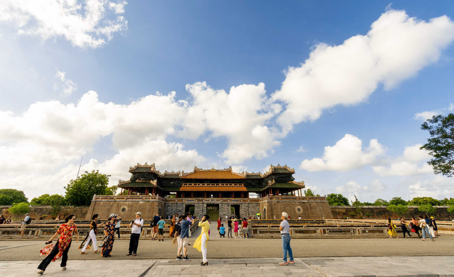 Ngọ Môn (Meridian Gate)