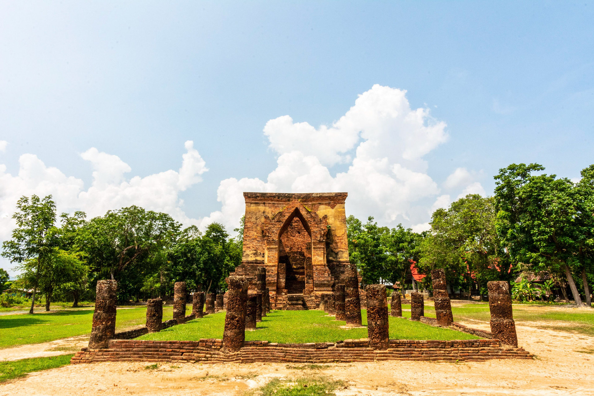 Wat Traphang Thong Lang