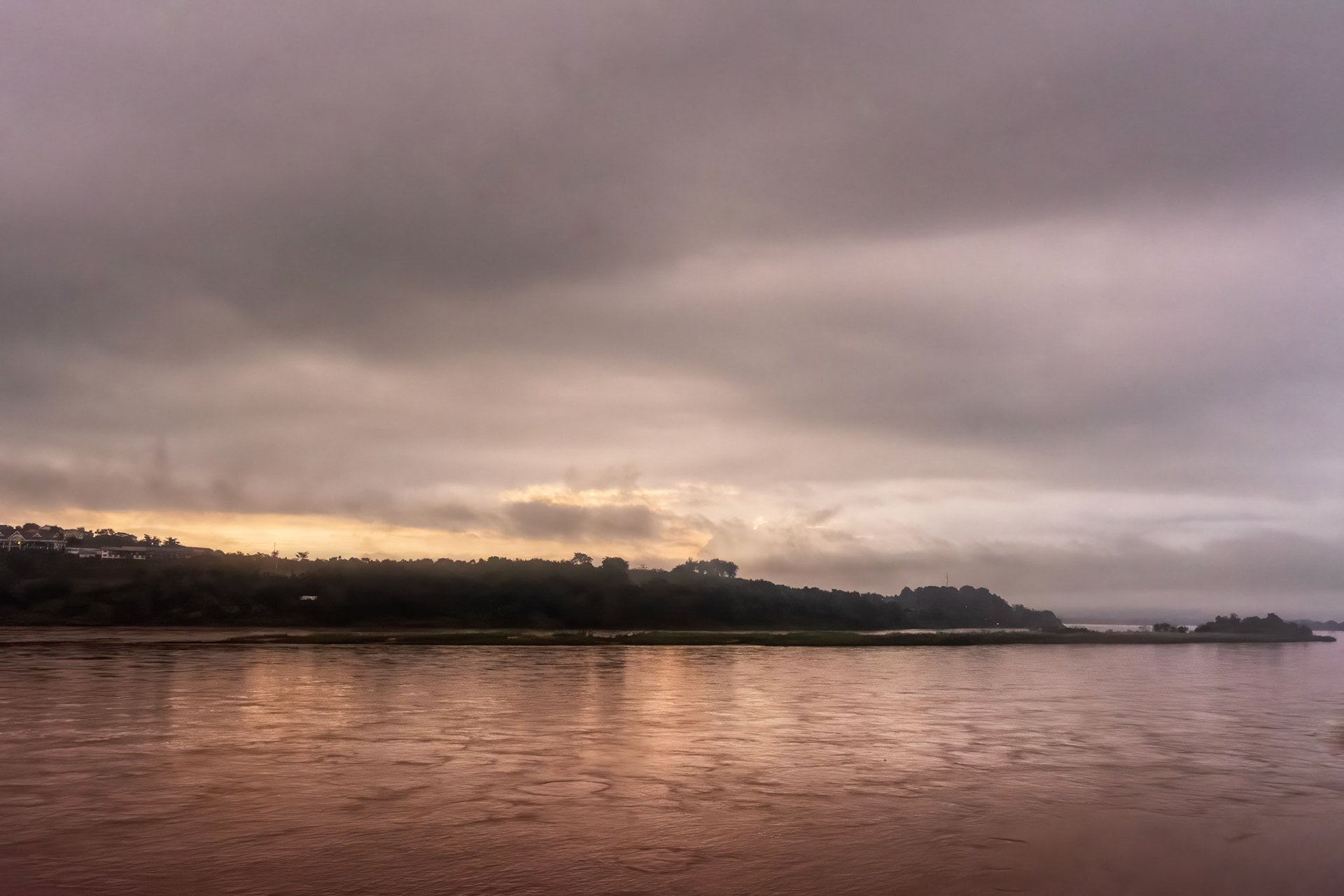 Mekong River, Chiang Khong - เชียงของ, Thailand