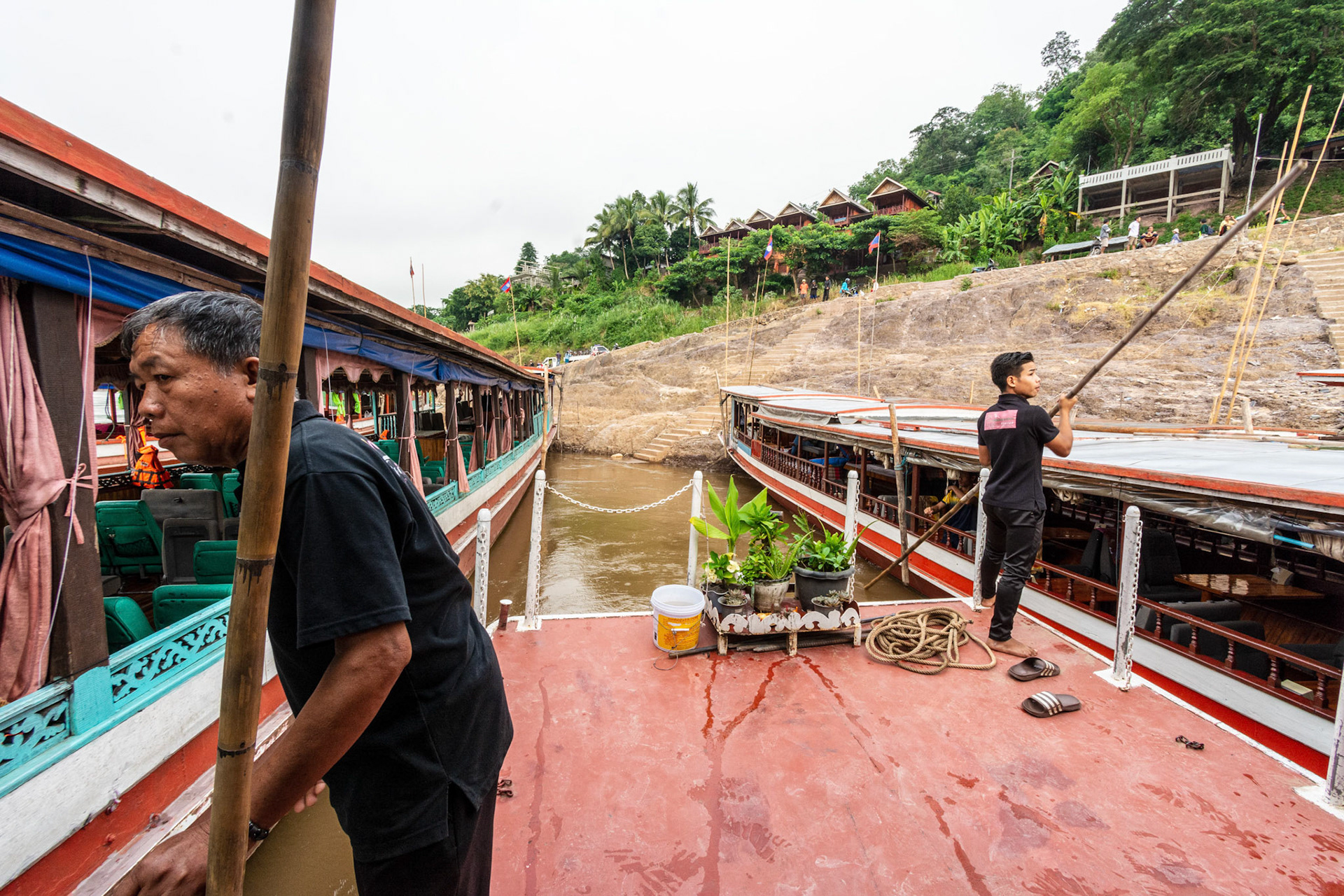 Pak Beng, poling off