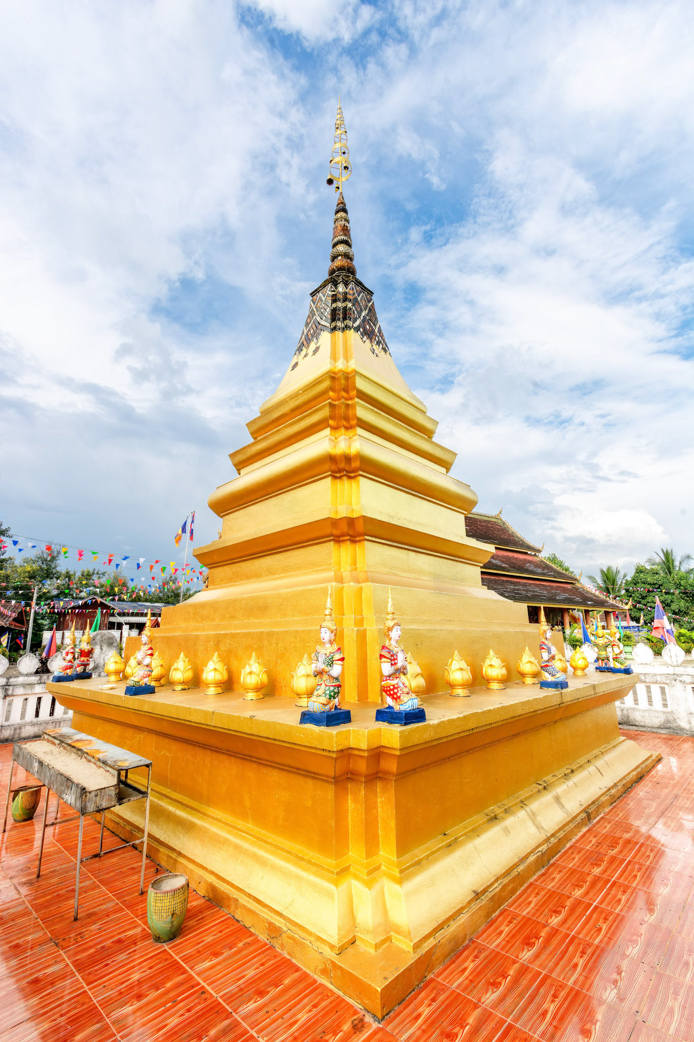 Wat Chomkao Manilat, Huay Xai, Laos