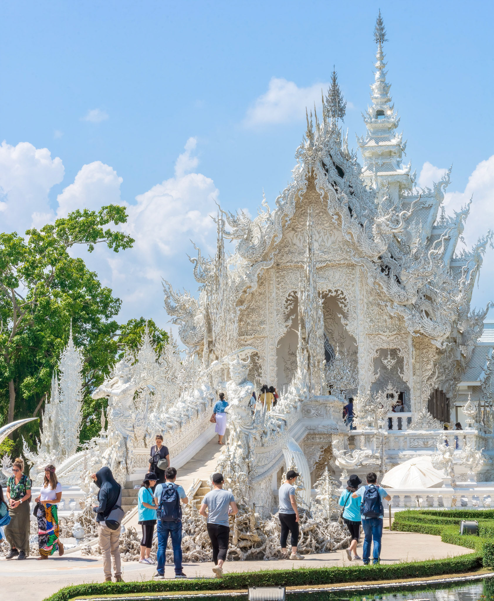 Wat Rong Khun - วัดร่องขุ่น