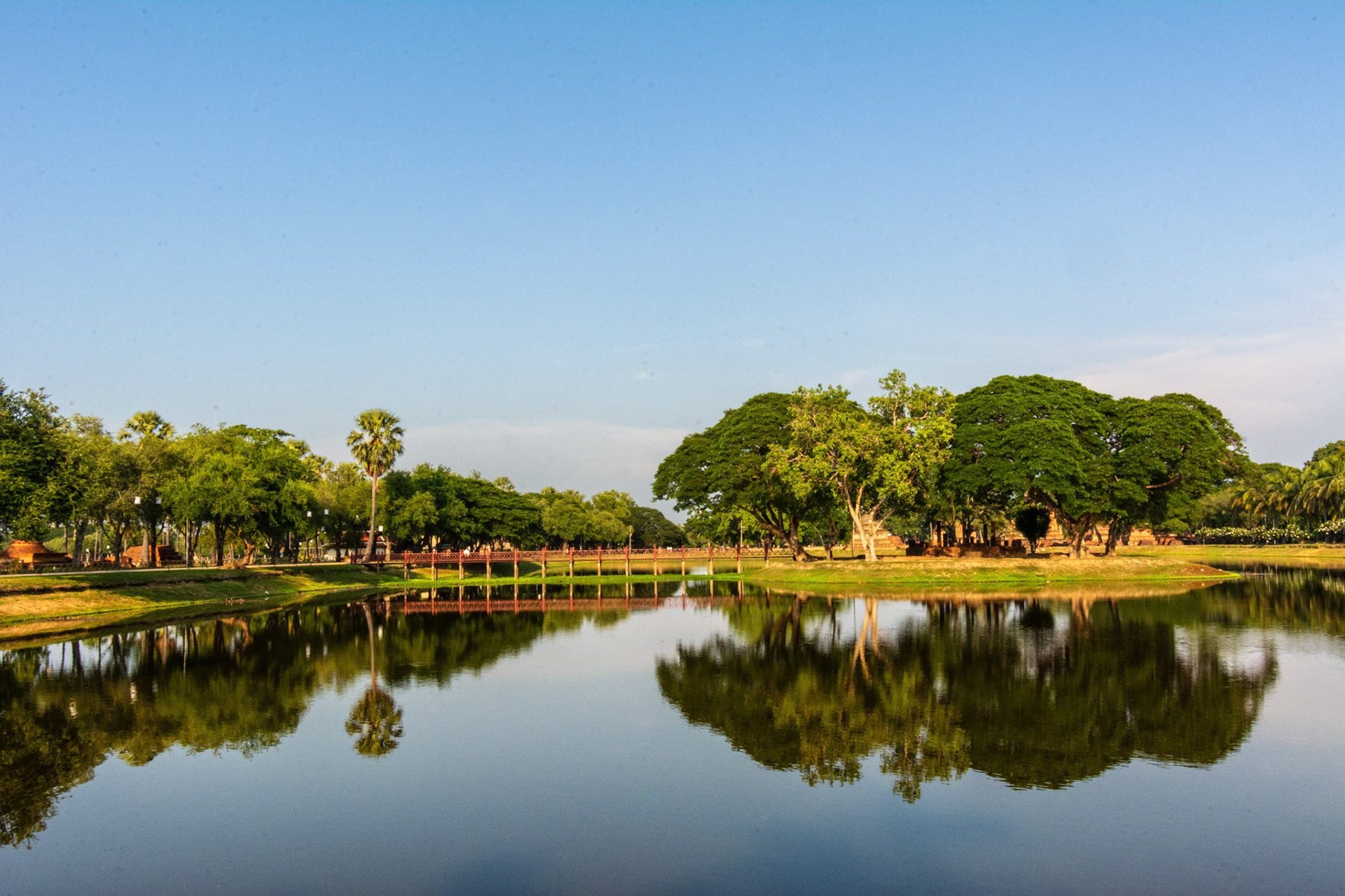 Wat Traphang Ngoen - วัดตระพังเงิน
