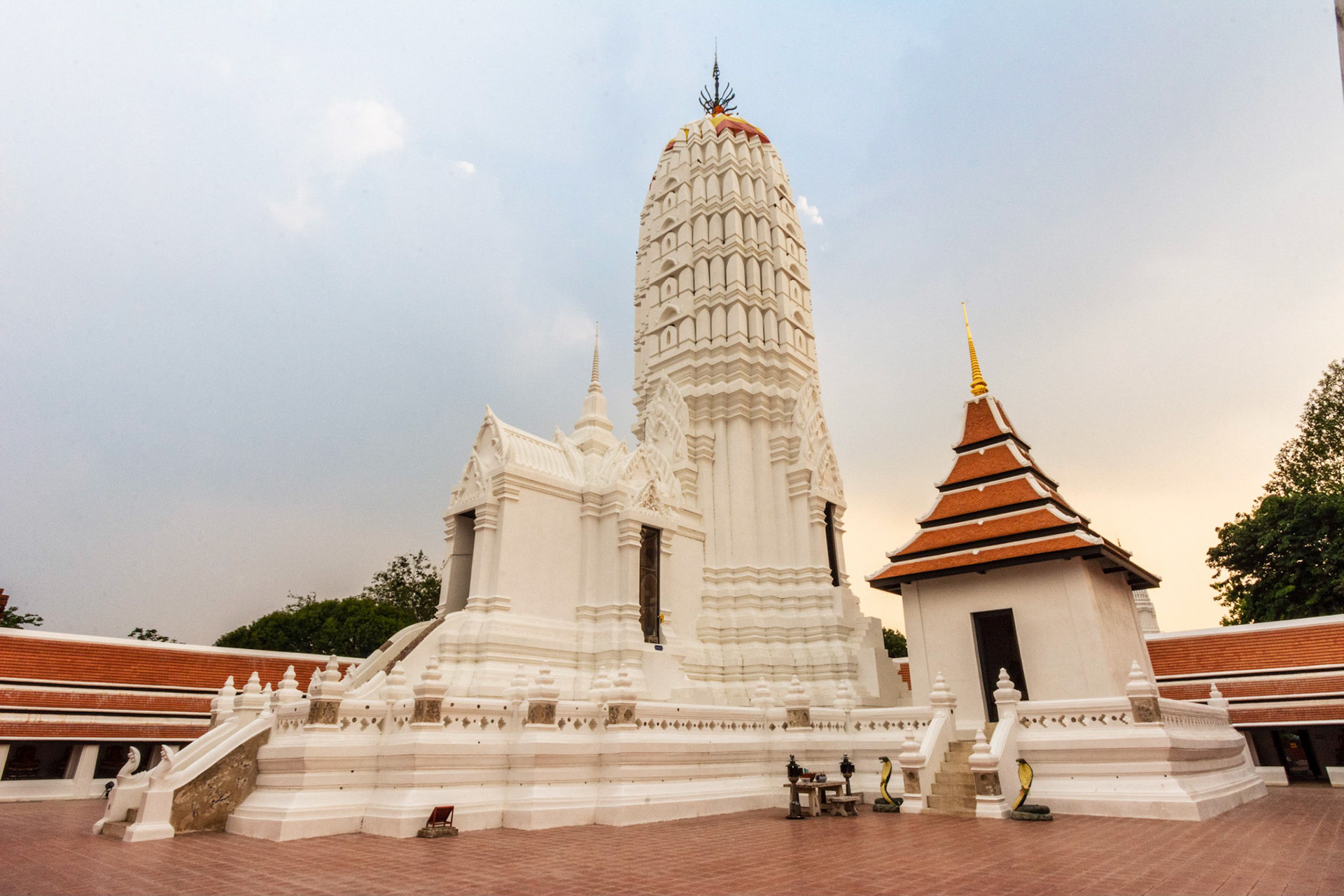 Wat Phutthai Sawan - วัดพุทไธศวรรย์