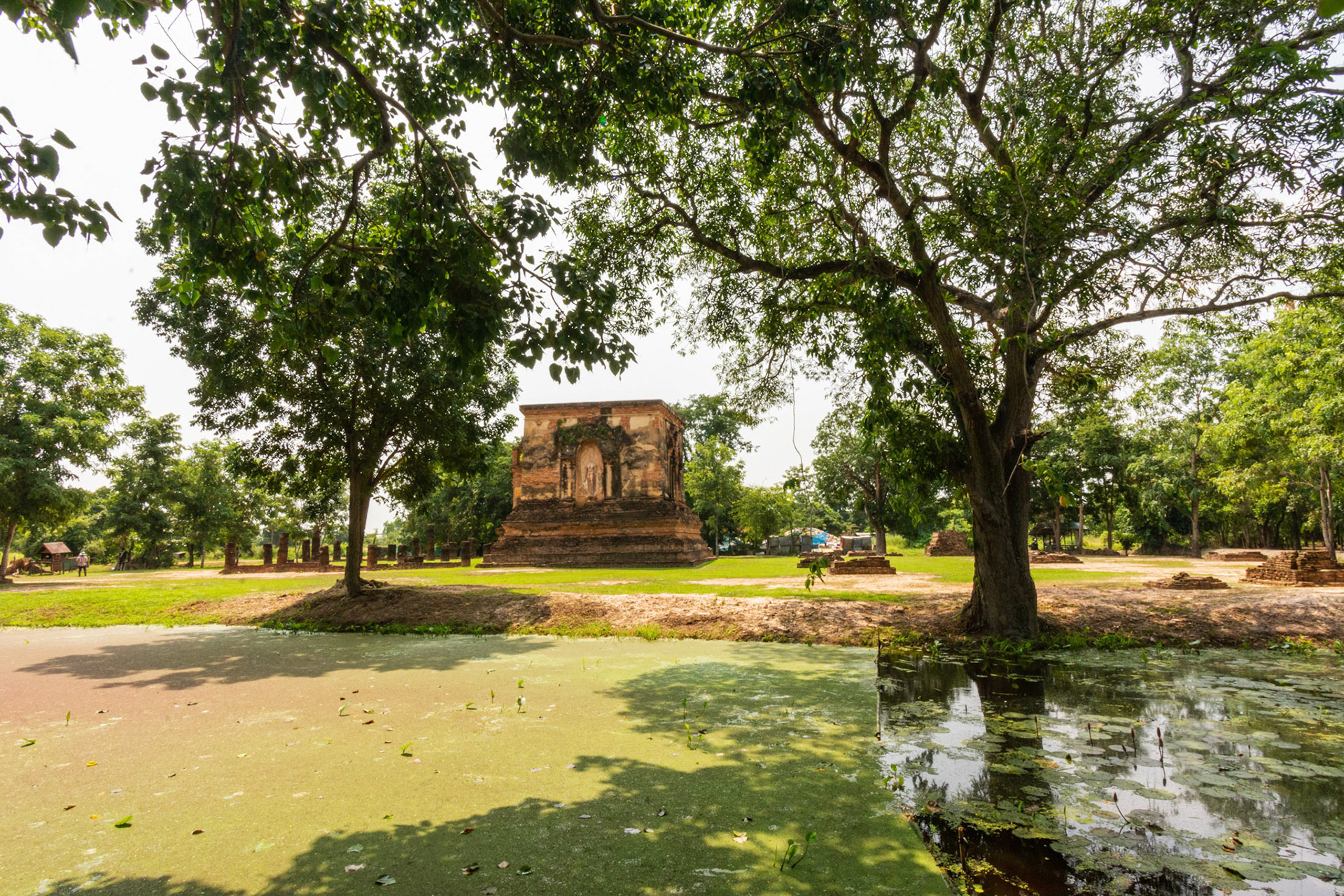 Wat Traphang Thong Lang