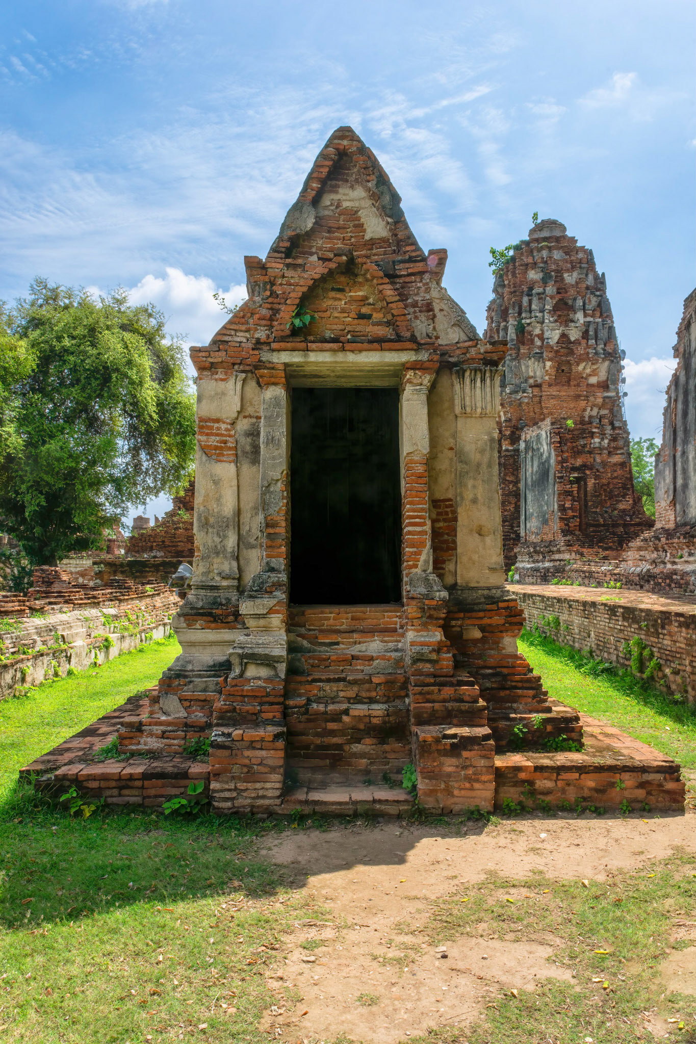 Wat Maha That, built in 1374 and destroyed by the Burmese in 1767.