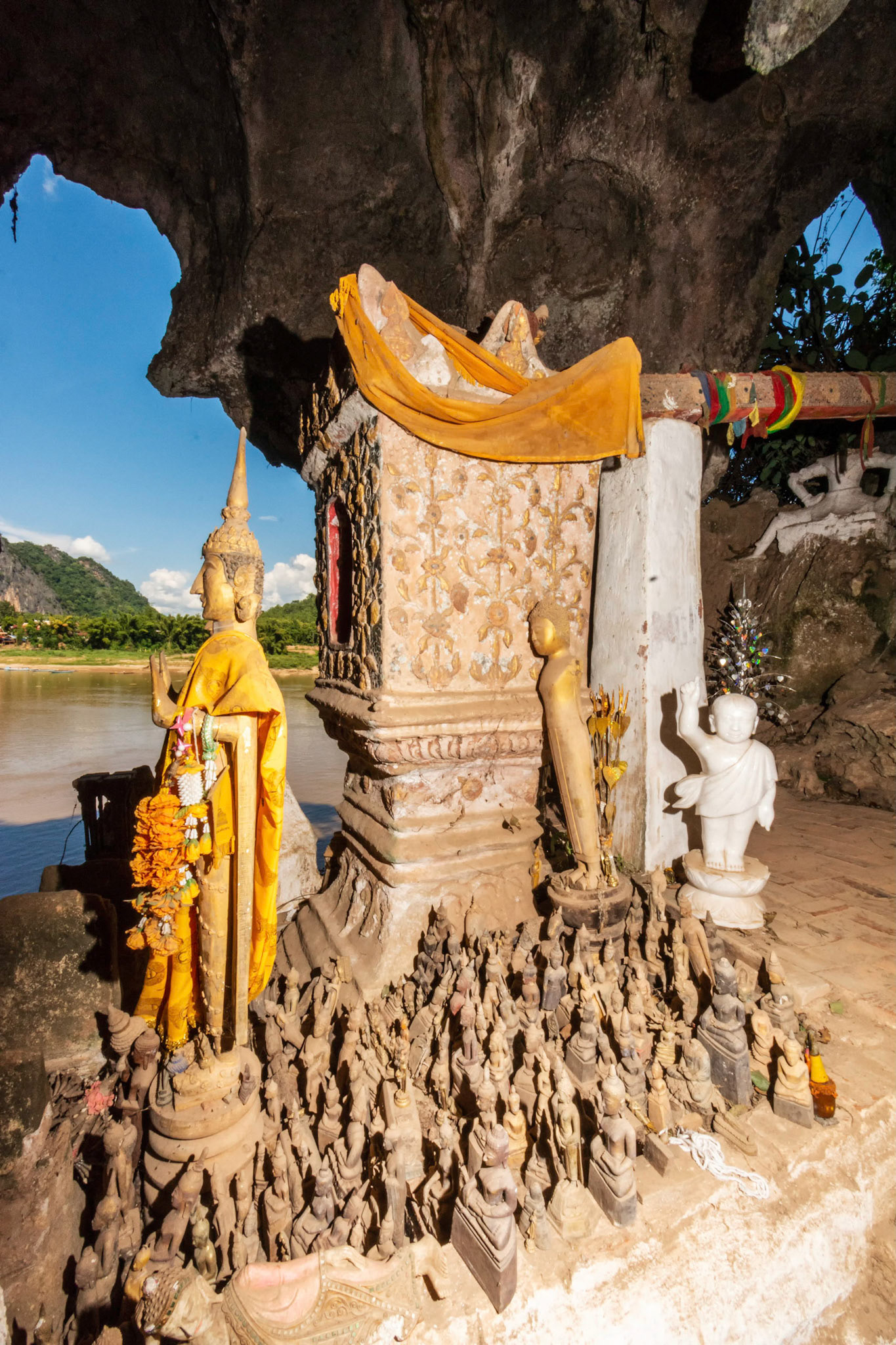 Pak Ou Caves