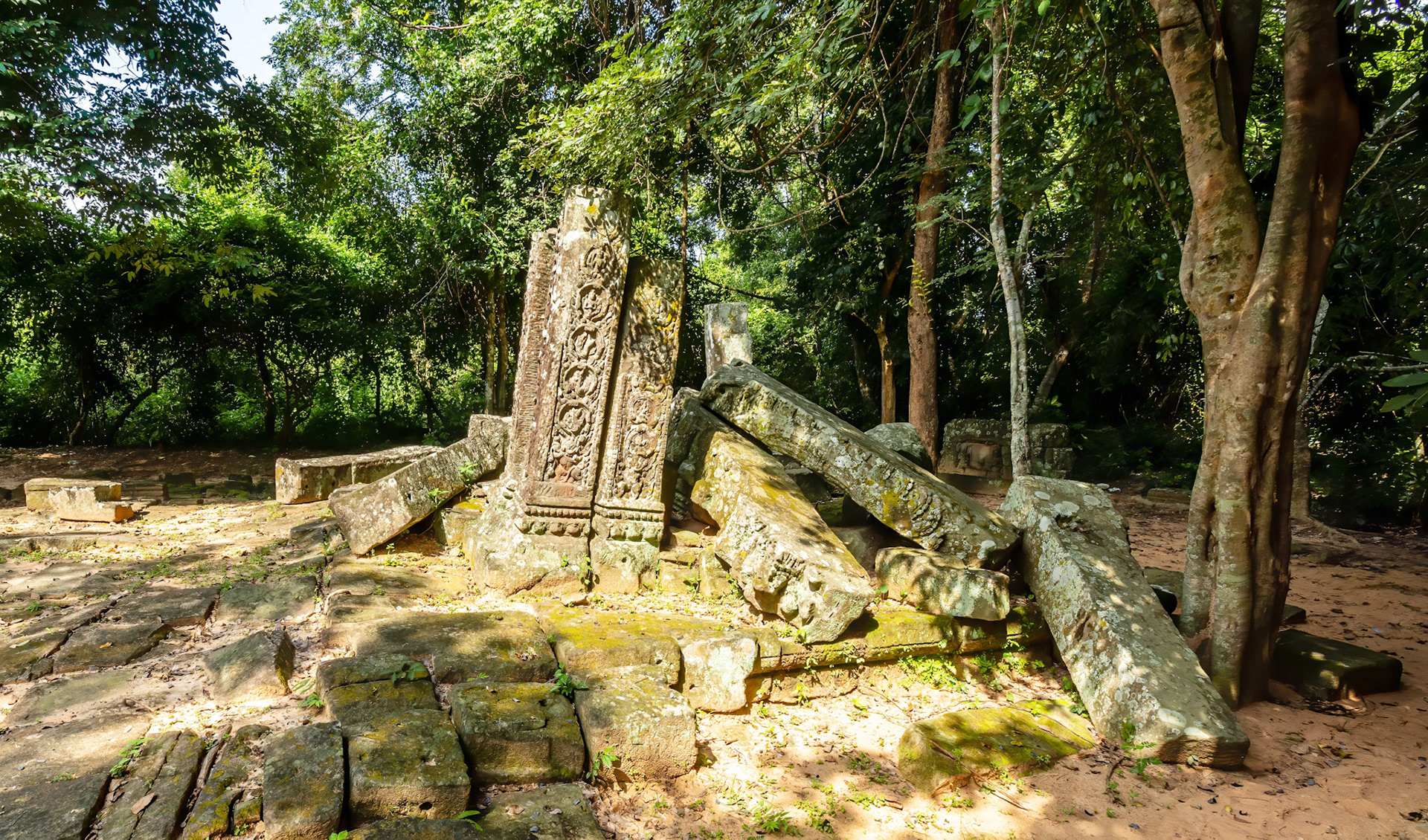 Prasat Chrung Southwest - ប្រាសាទជ្រុង និរតី