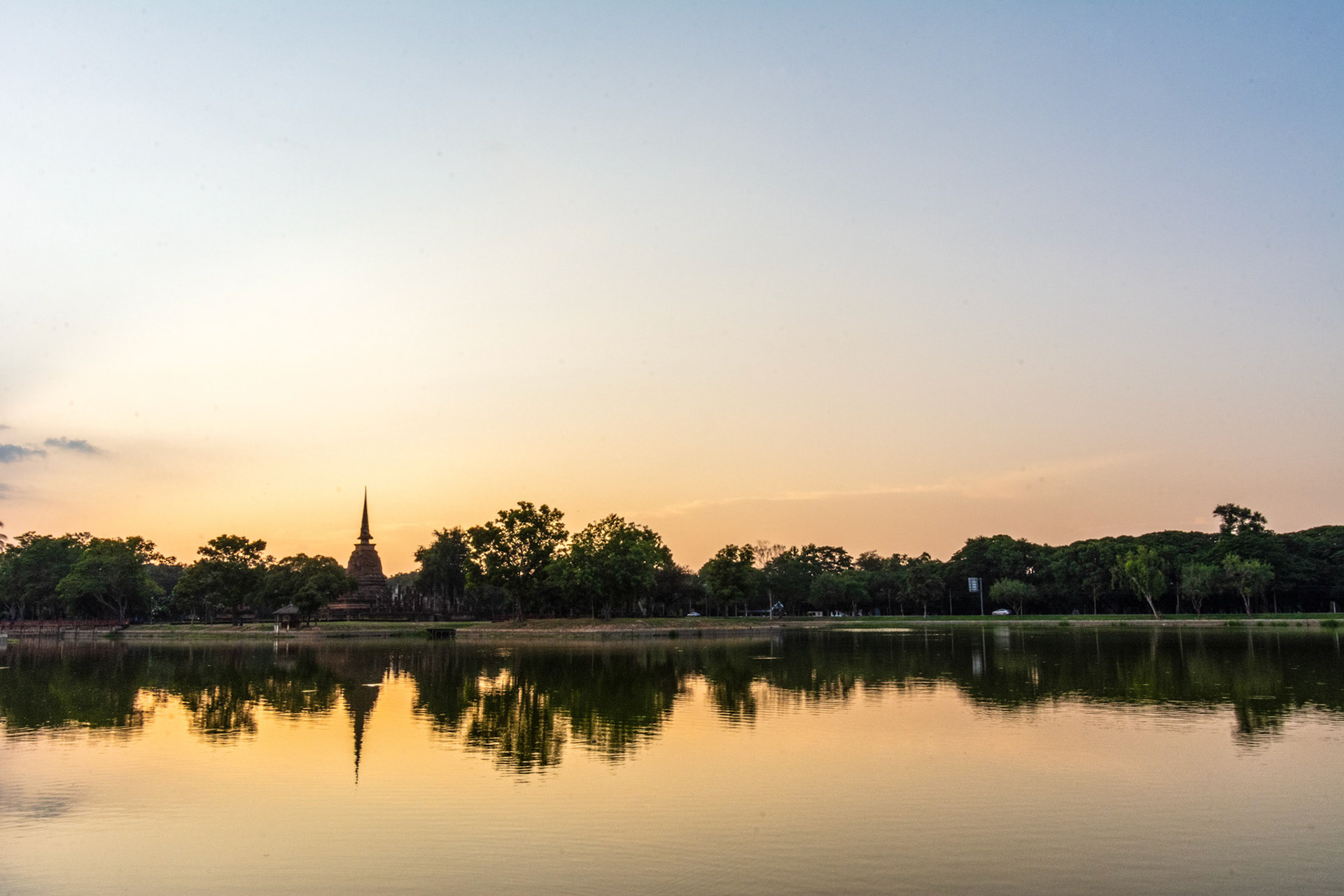 Wat Sa-Si - วัดสระศรี