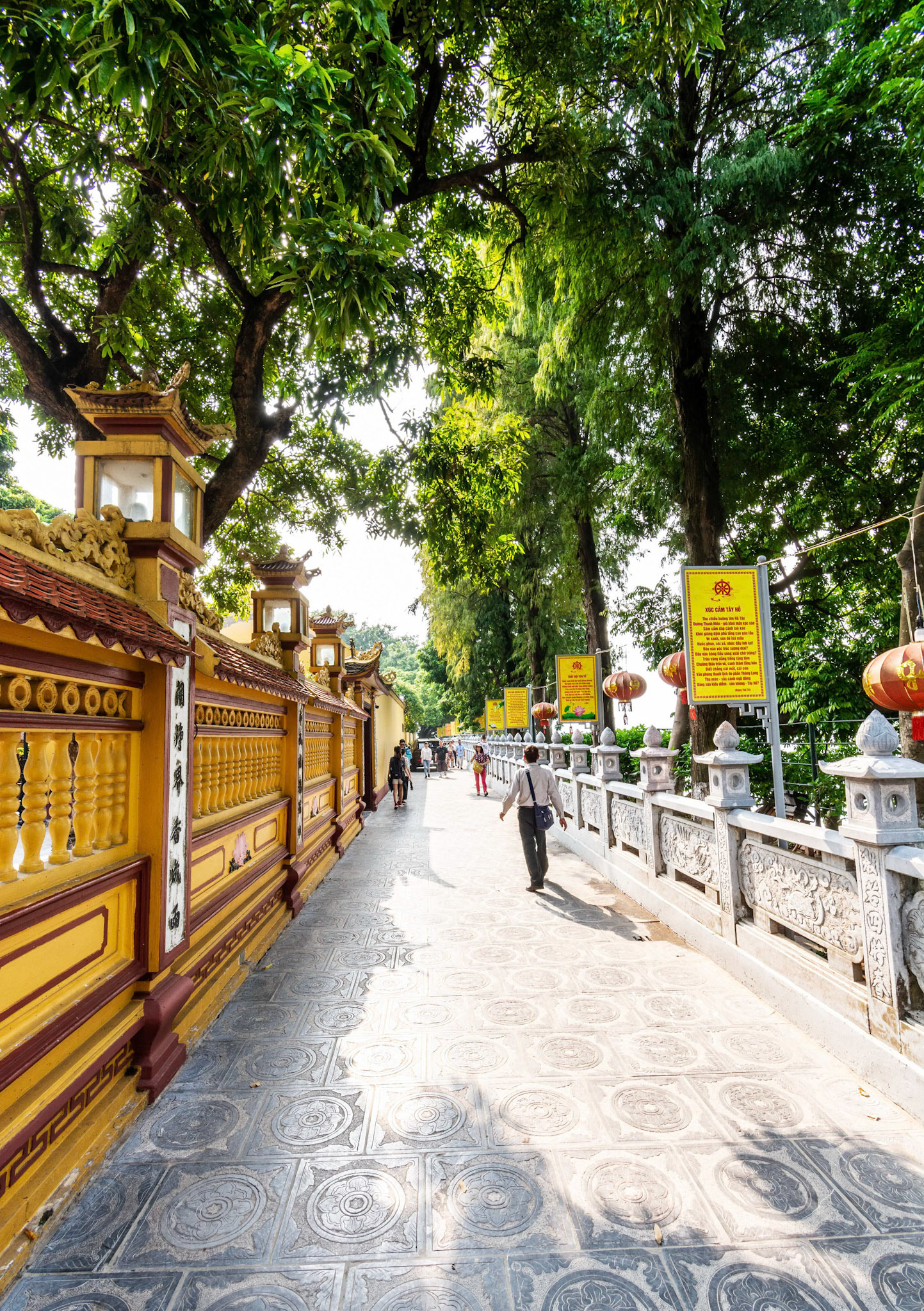 Chùa Trấn Quốc (Tran Quoc Pagoda)