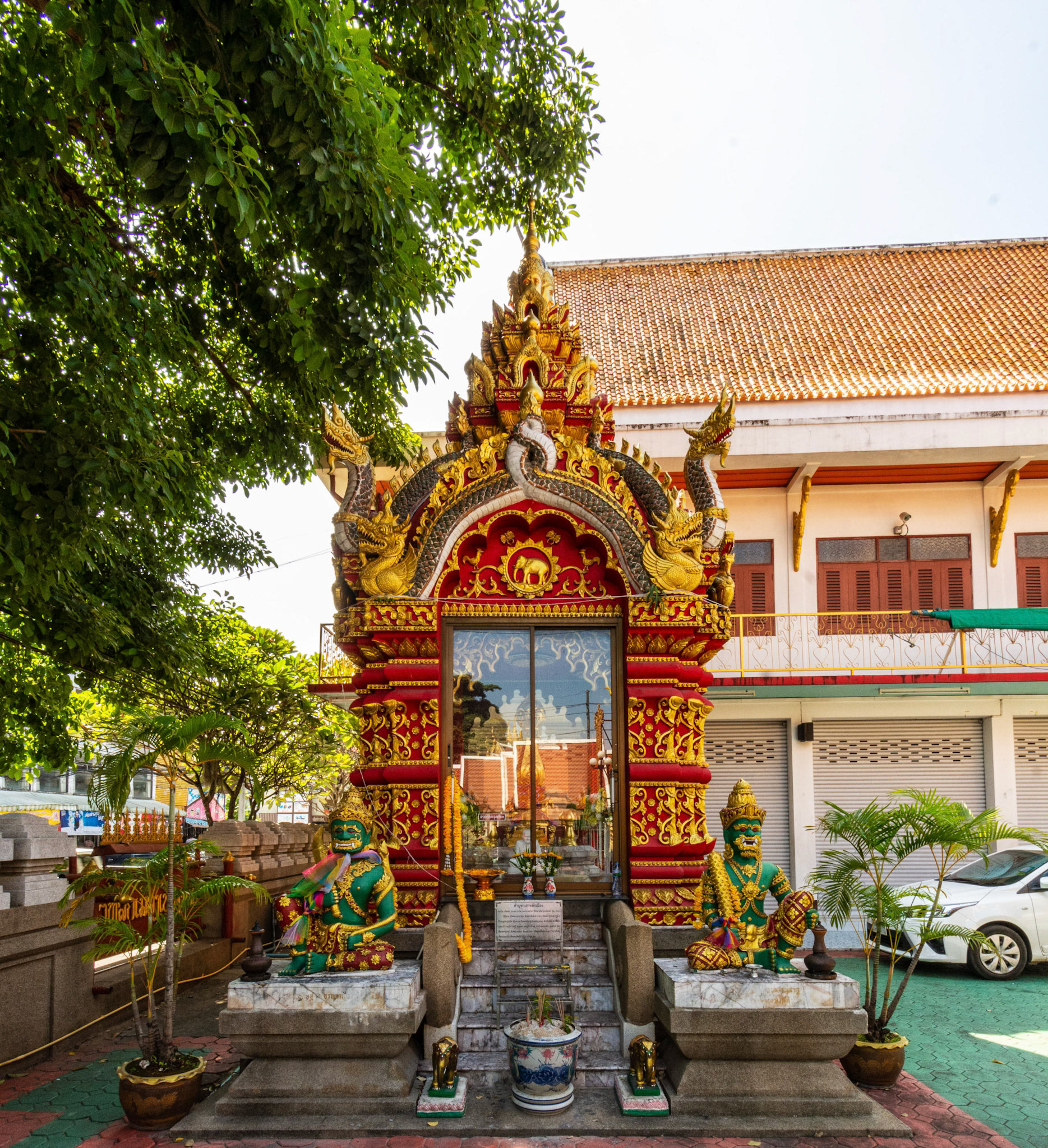 Wat Klang Wiang