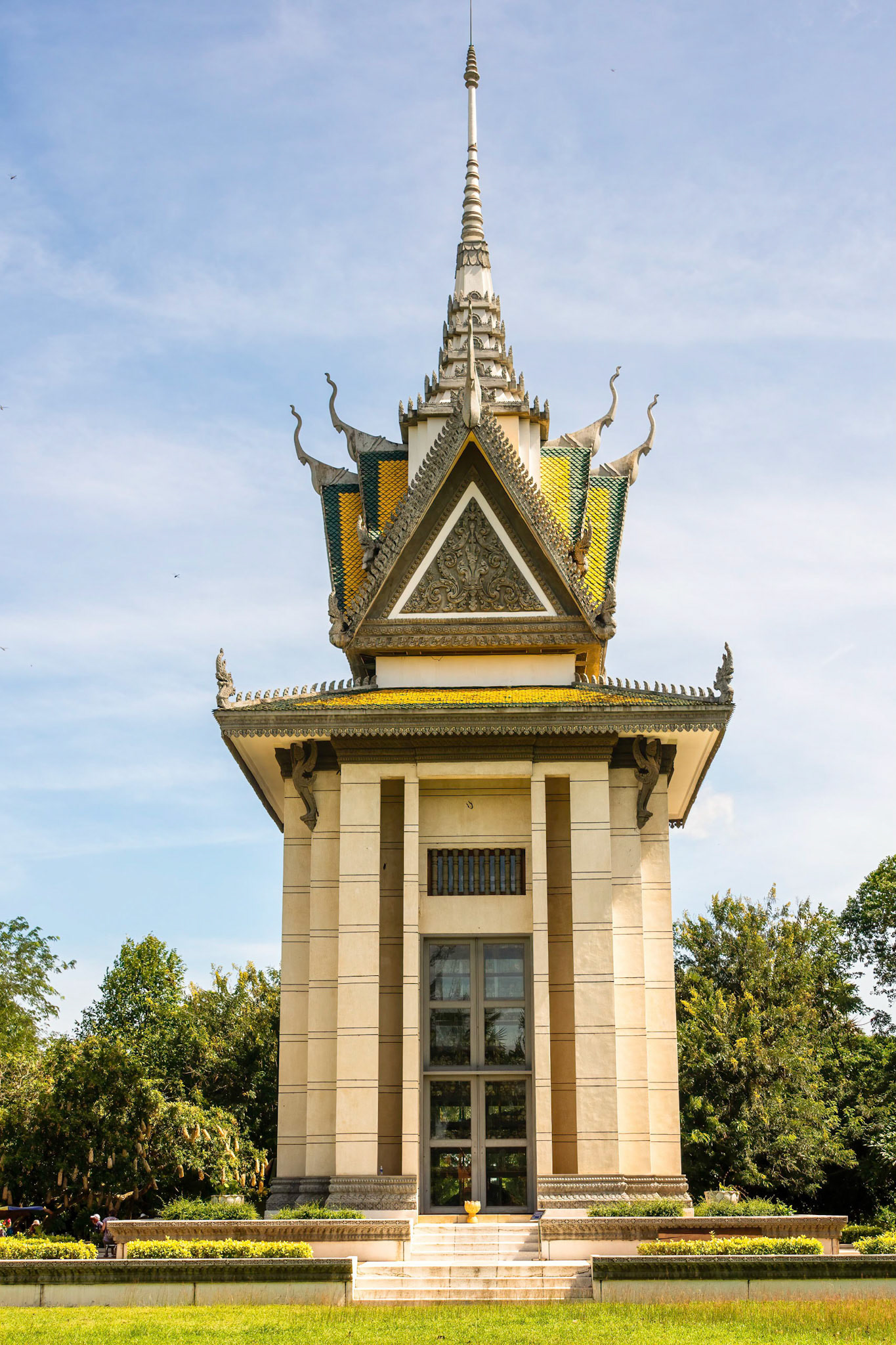 Choeung Ek - ជើងឯក