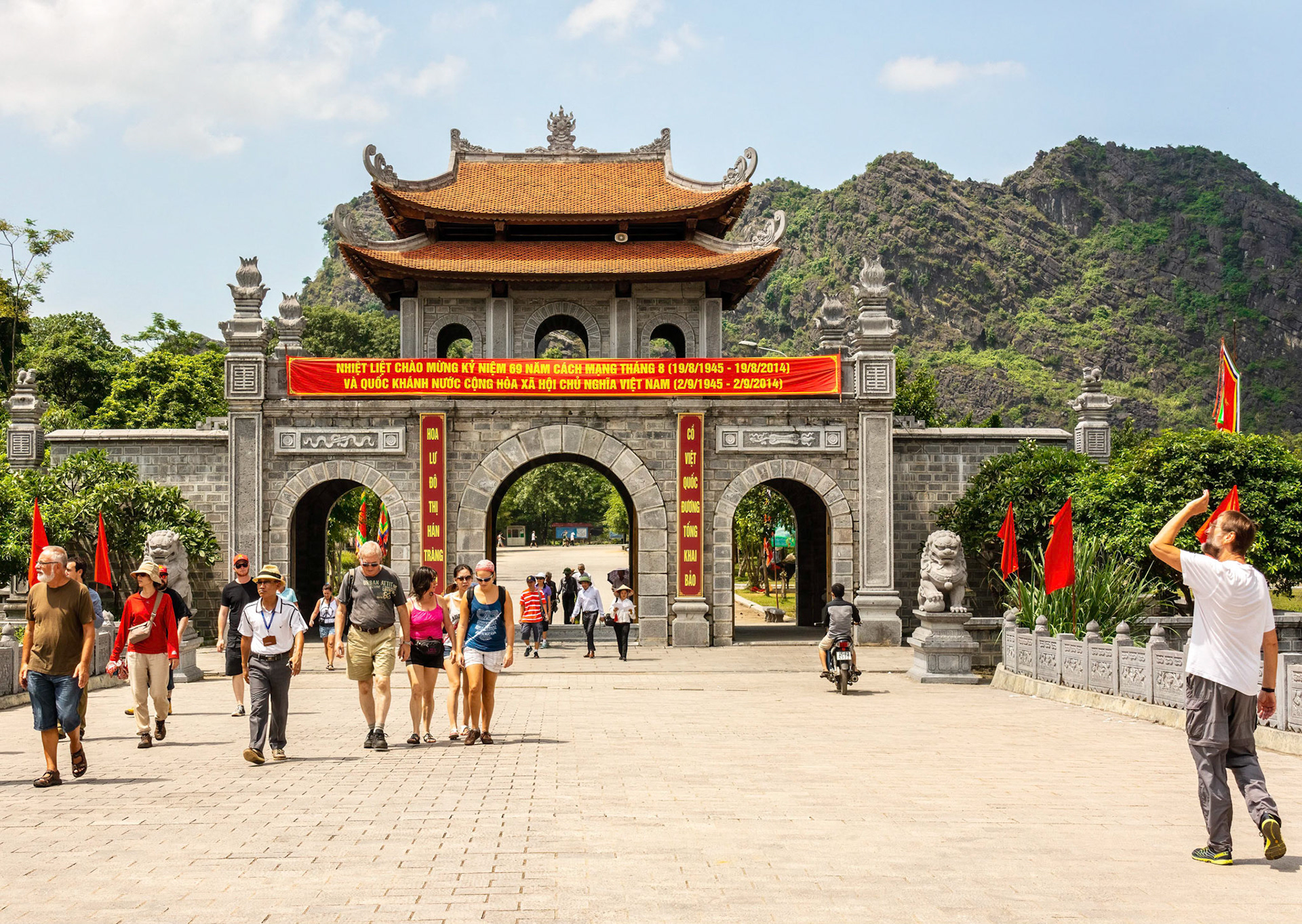 Cố đô Hoa Lư