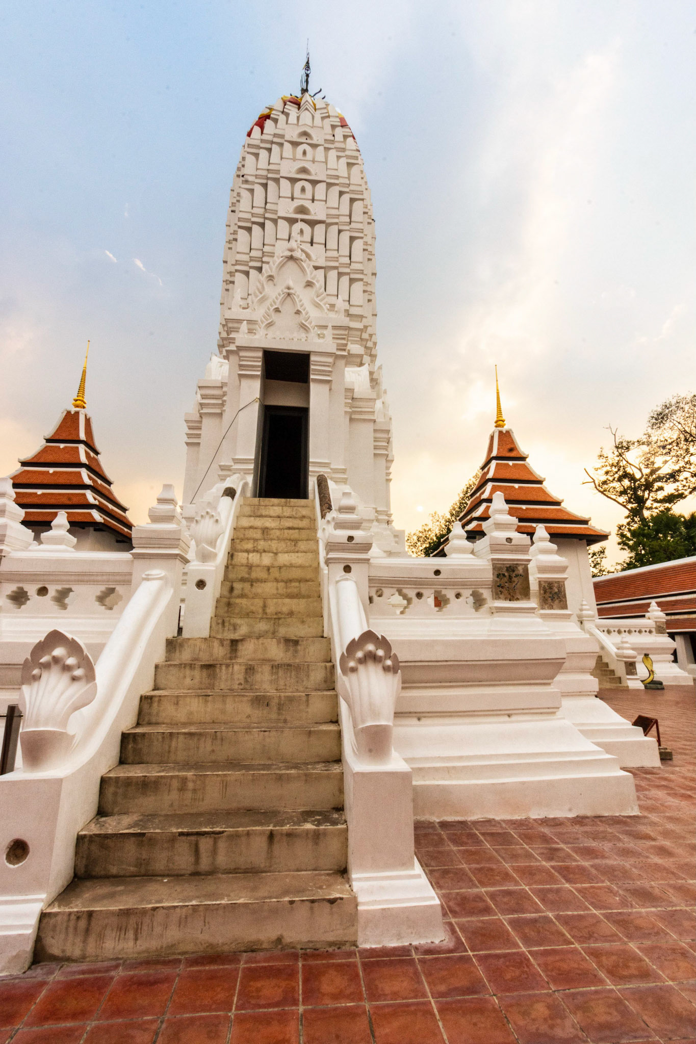 Wat Phutthai Sawan - วัดพุทไธศวรรย์