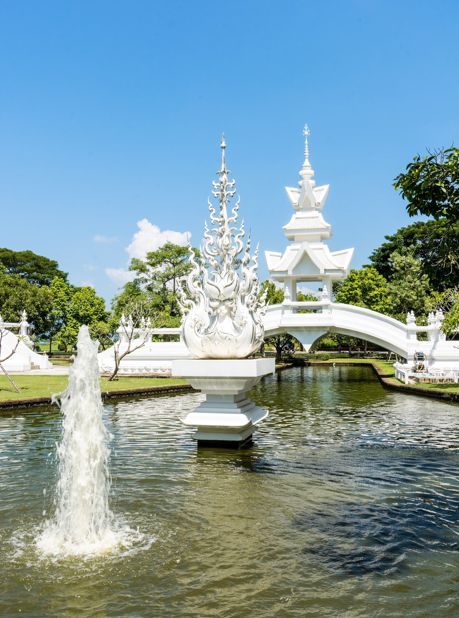 Wat Rong Khun - วัดร่องขุ่น