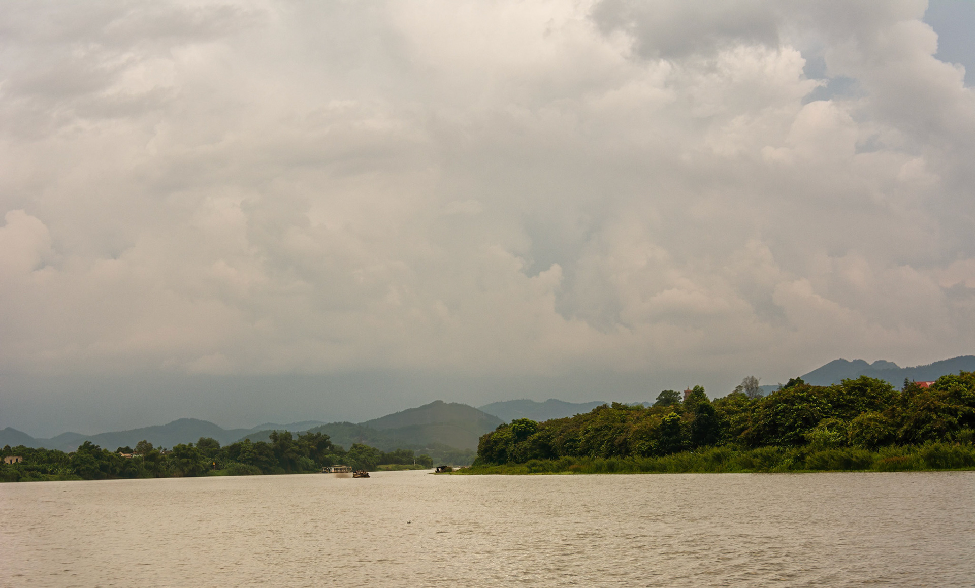 Sông Huong (Perfume River), Huế