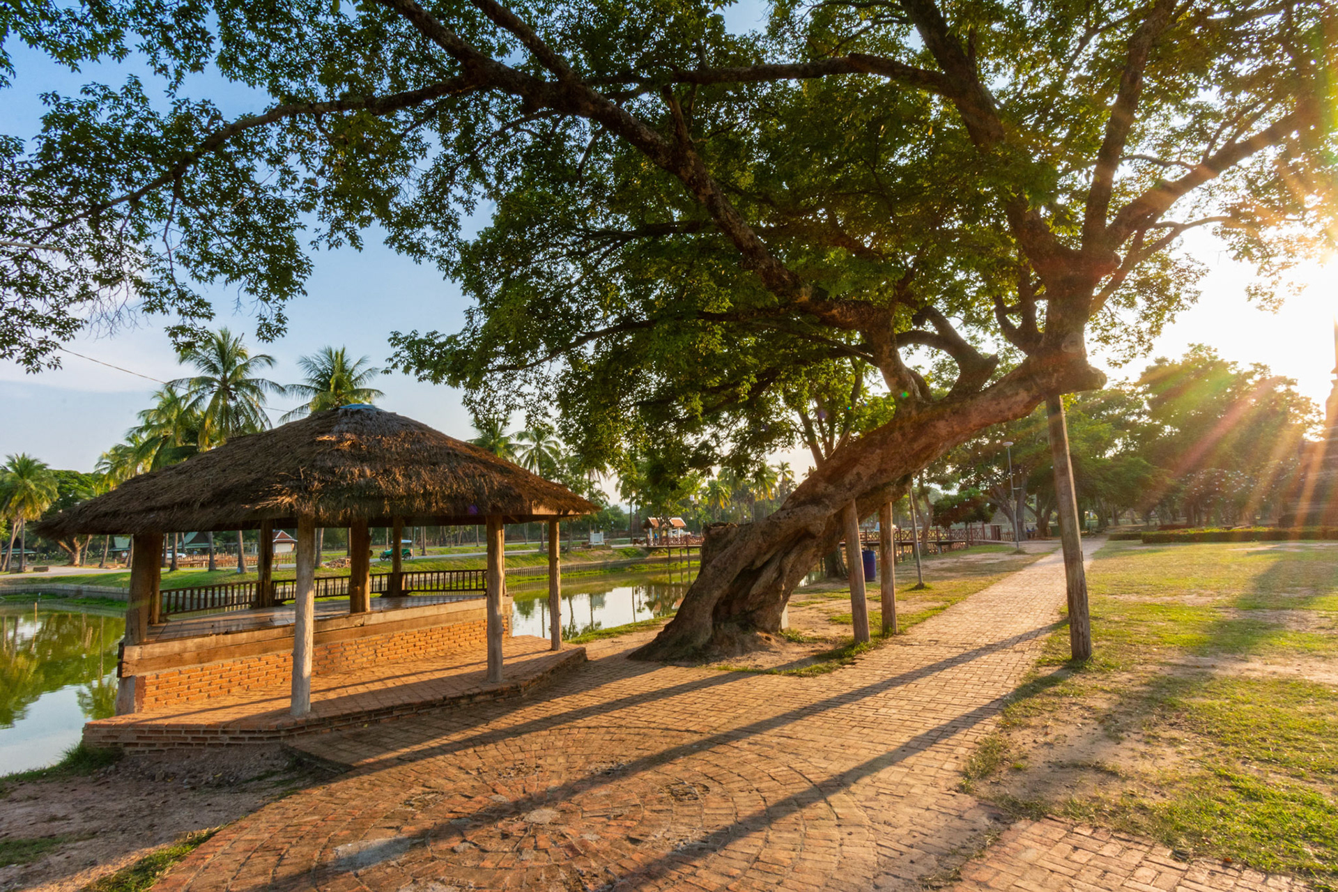 Wat Sa-Si - วัดสระศรี