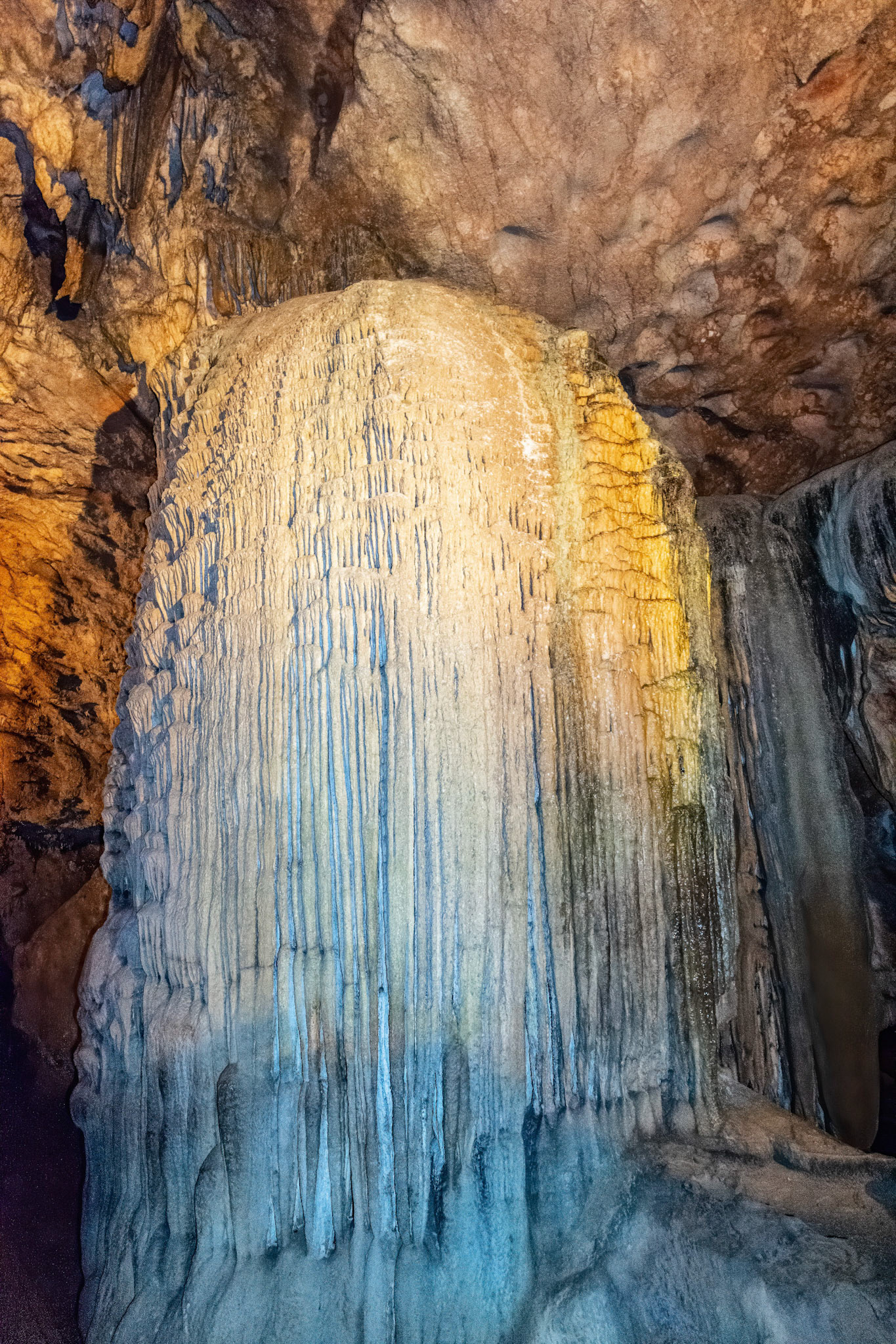 Động Ngườm Ngao (Nguom Ngao Cave)