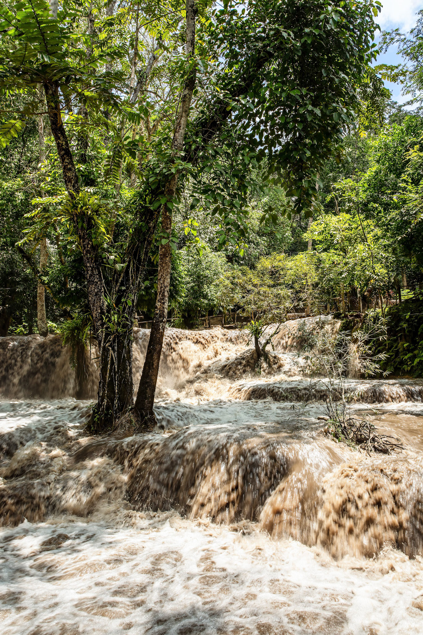 Tat Sae Waterfalls